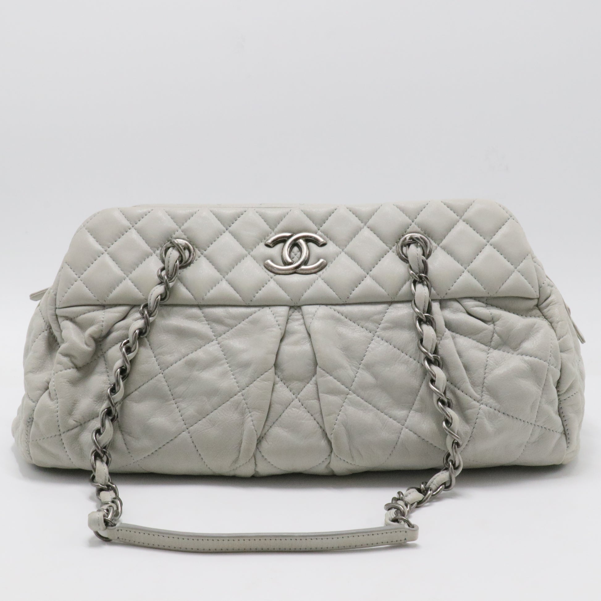 Chic Quilt Bowling Bag Quilted Iridescent Calfskin