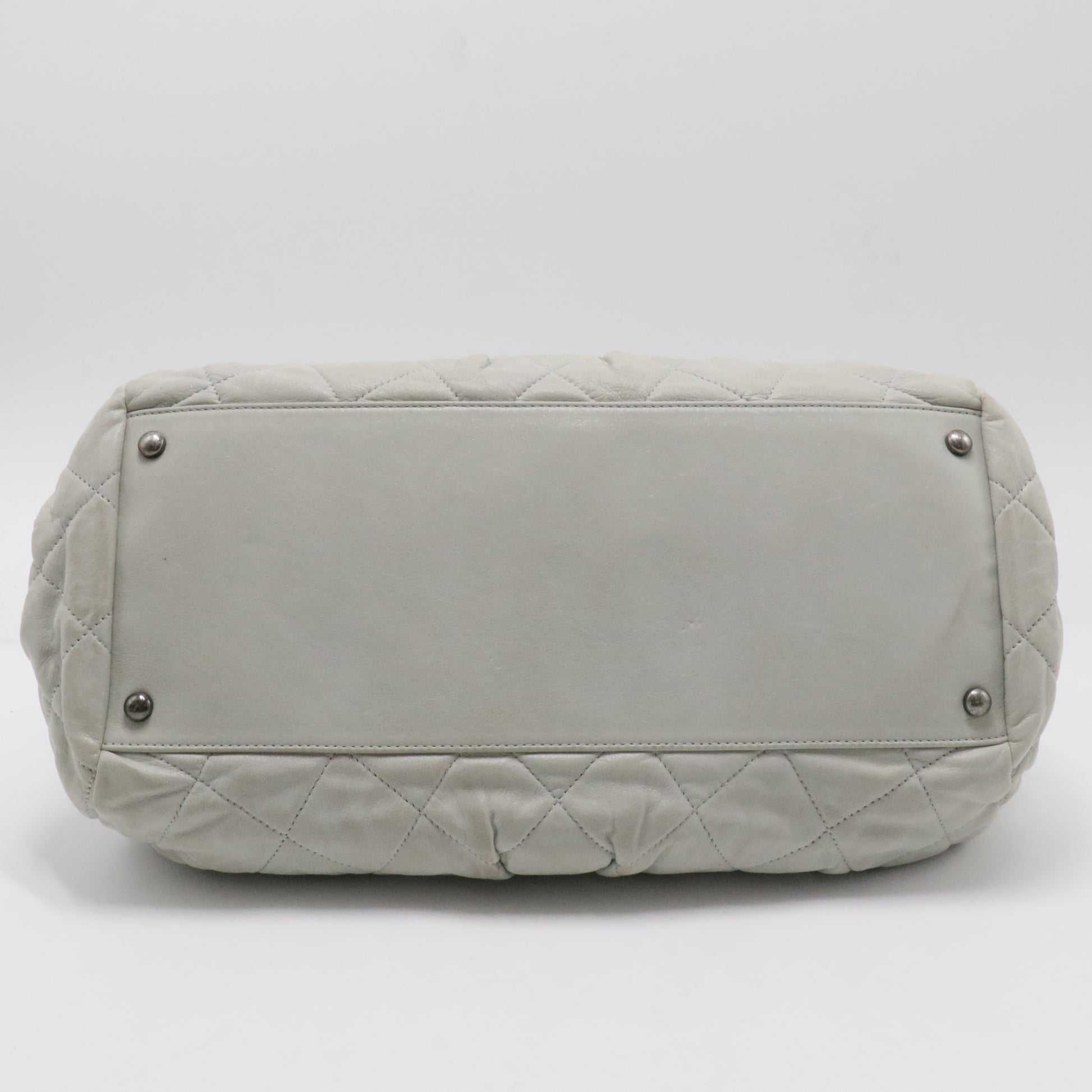 Chic Quilt Bowling Bag Quilted Iridescent Calfskin