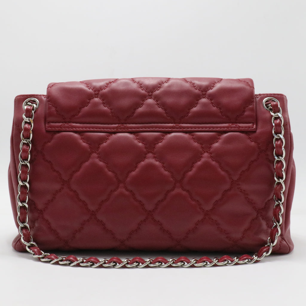 Calfskin Large Hamptons Flap Bag Red