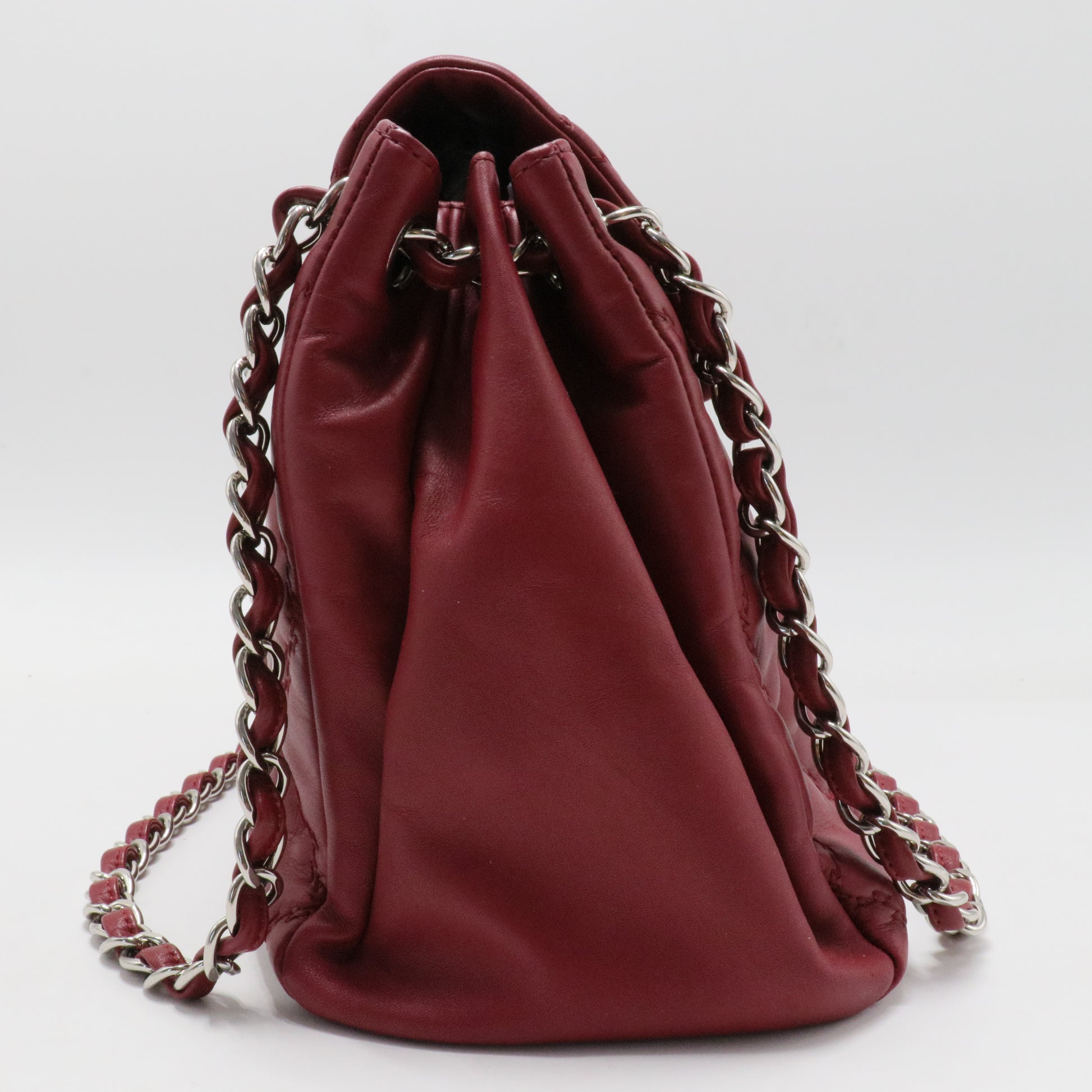 Calfskin Large Hamptons Flap Bag Red