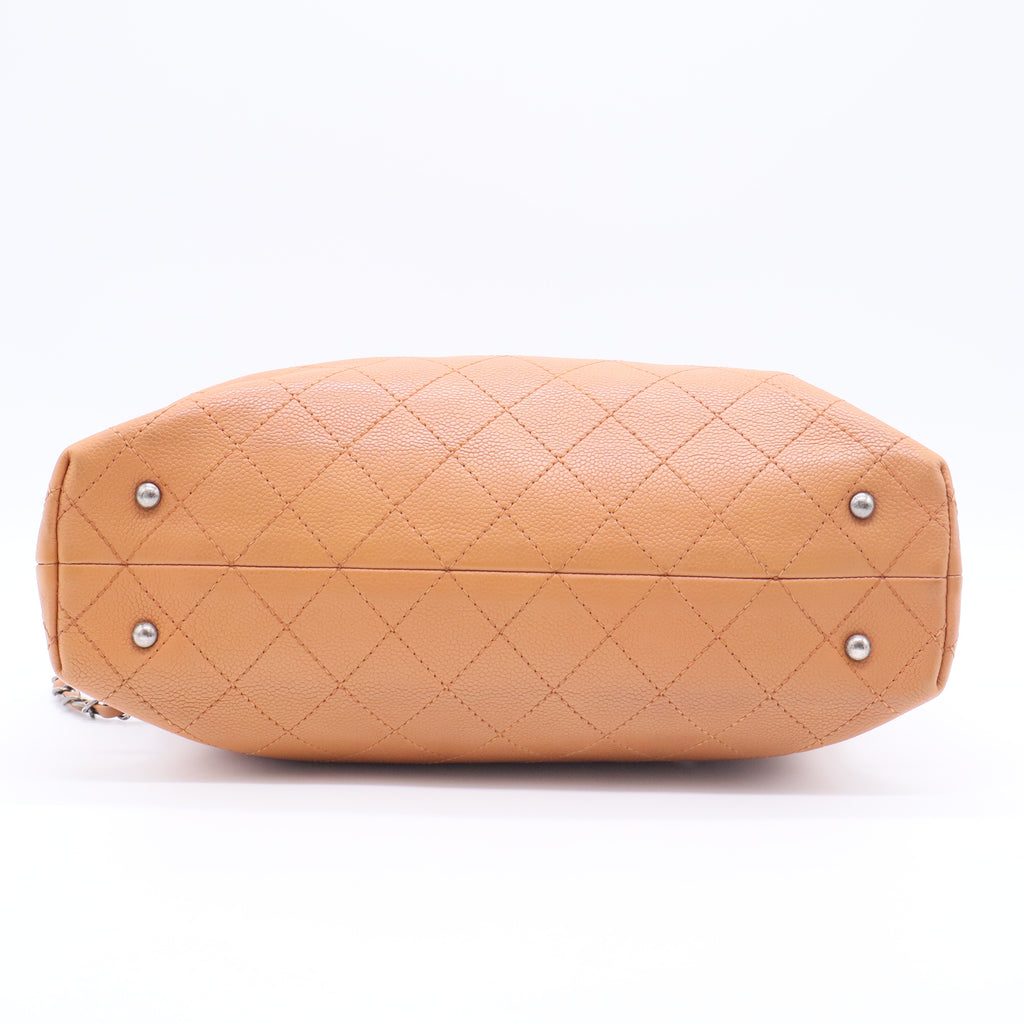 Quilted Grained Vegetal Calfskin Leather Large Shopping Tote Bag gisel