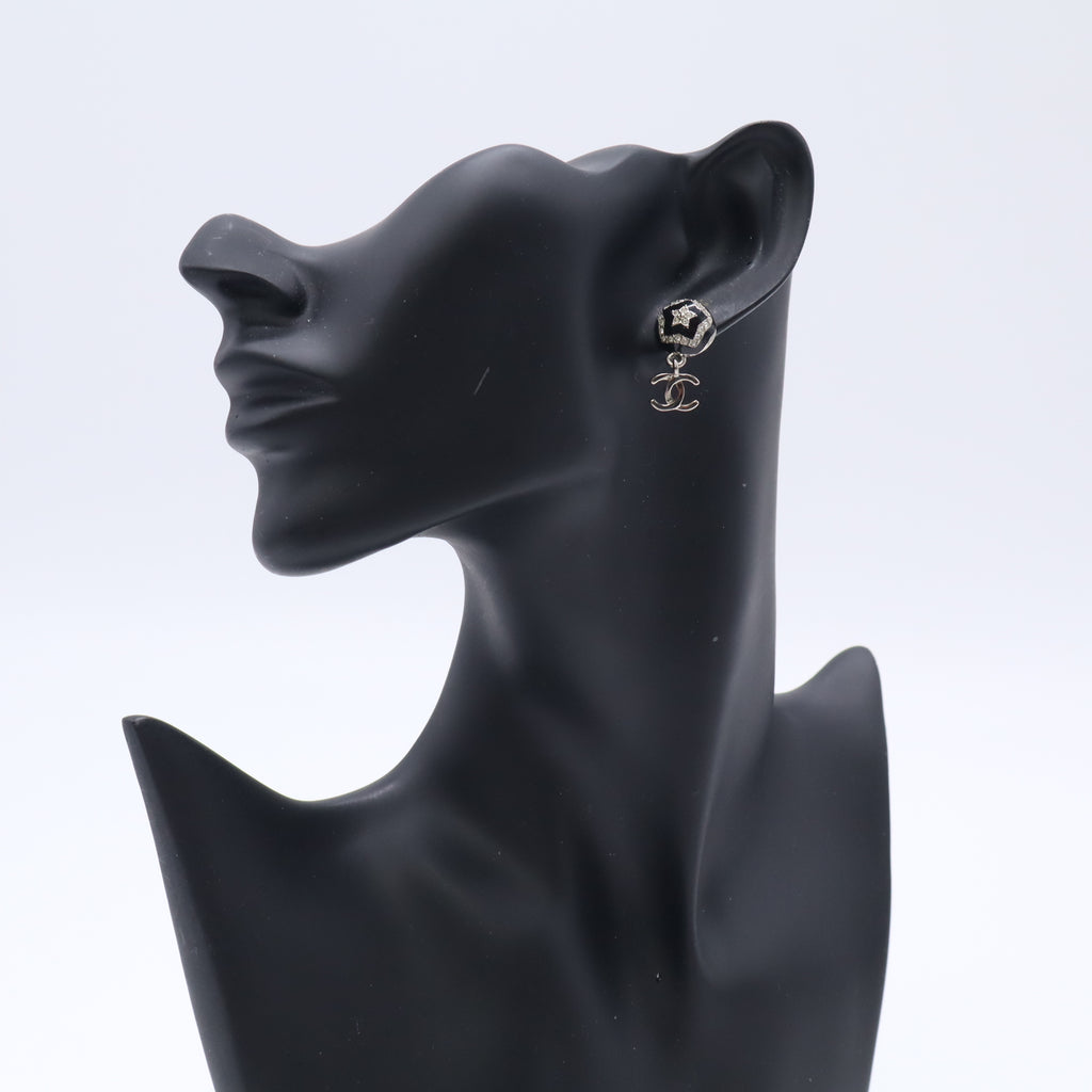 Chanel 2023 Enamel Star CC Drop Earrings Twins LDJ5626