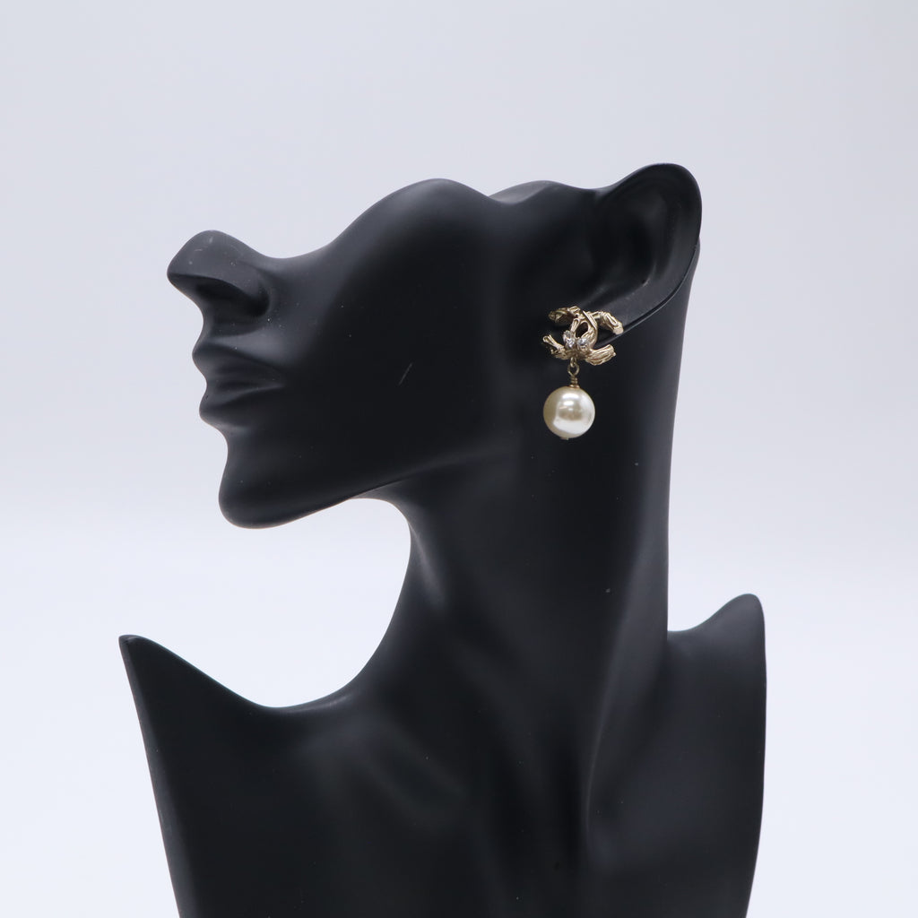 Chanel Gold-Plated Faux Textured CC Drop Earrings Twins LDJ5629