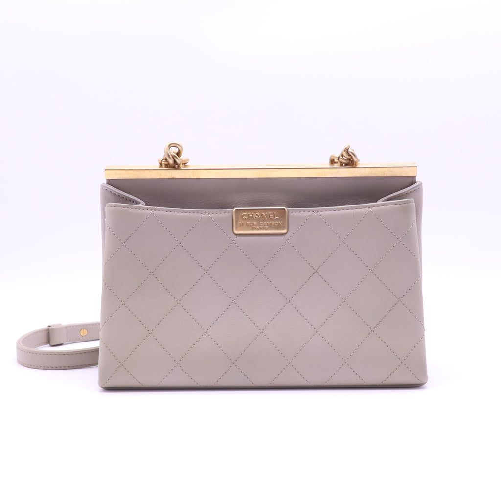 Chanel Coco Luxe Flap Bag with Top Handle B22108