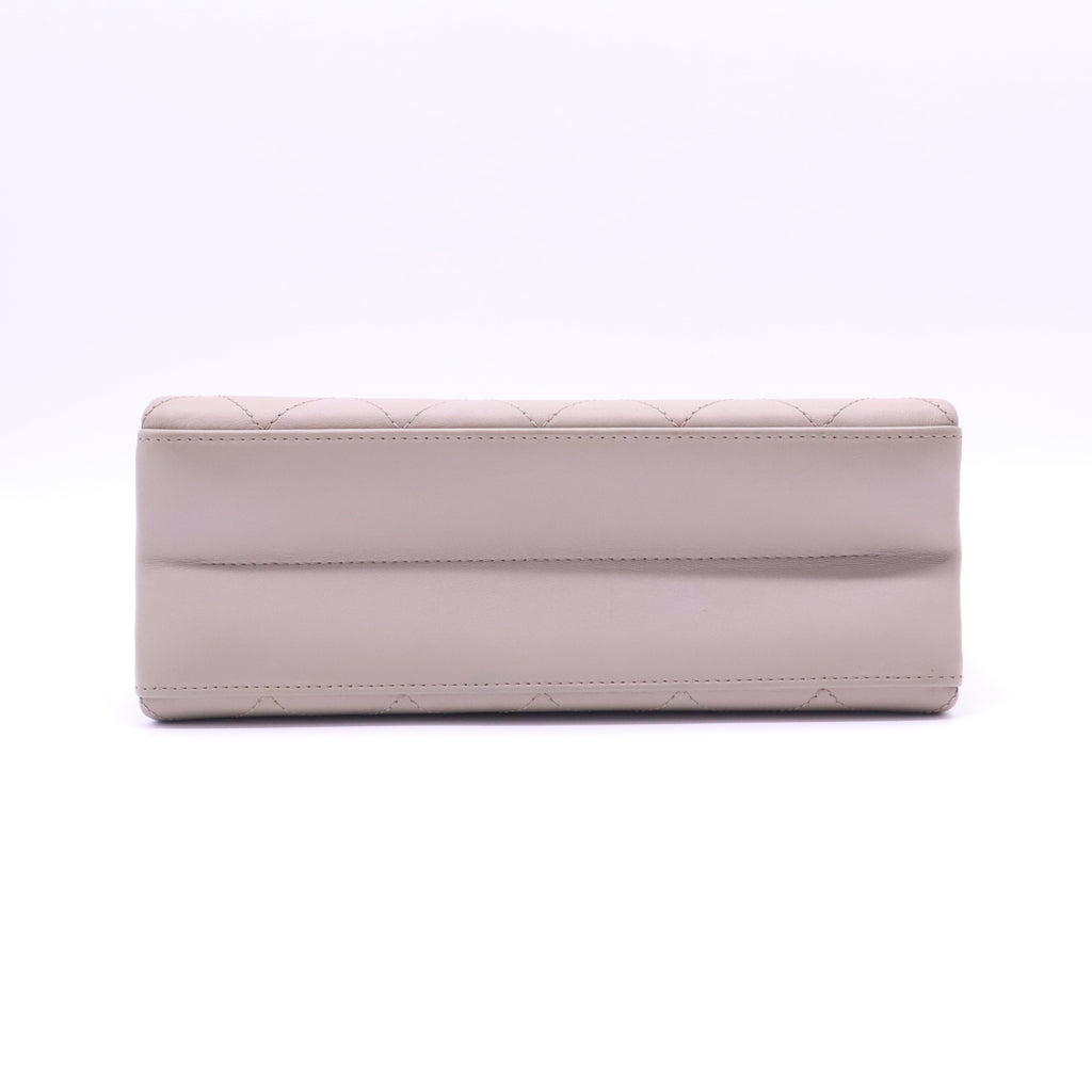 Chanel Coco Luxe Flap Bag with Top Handle B22108