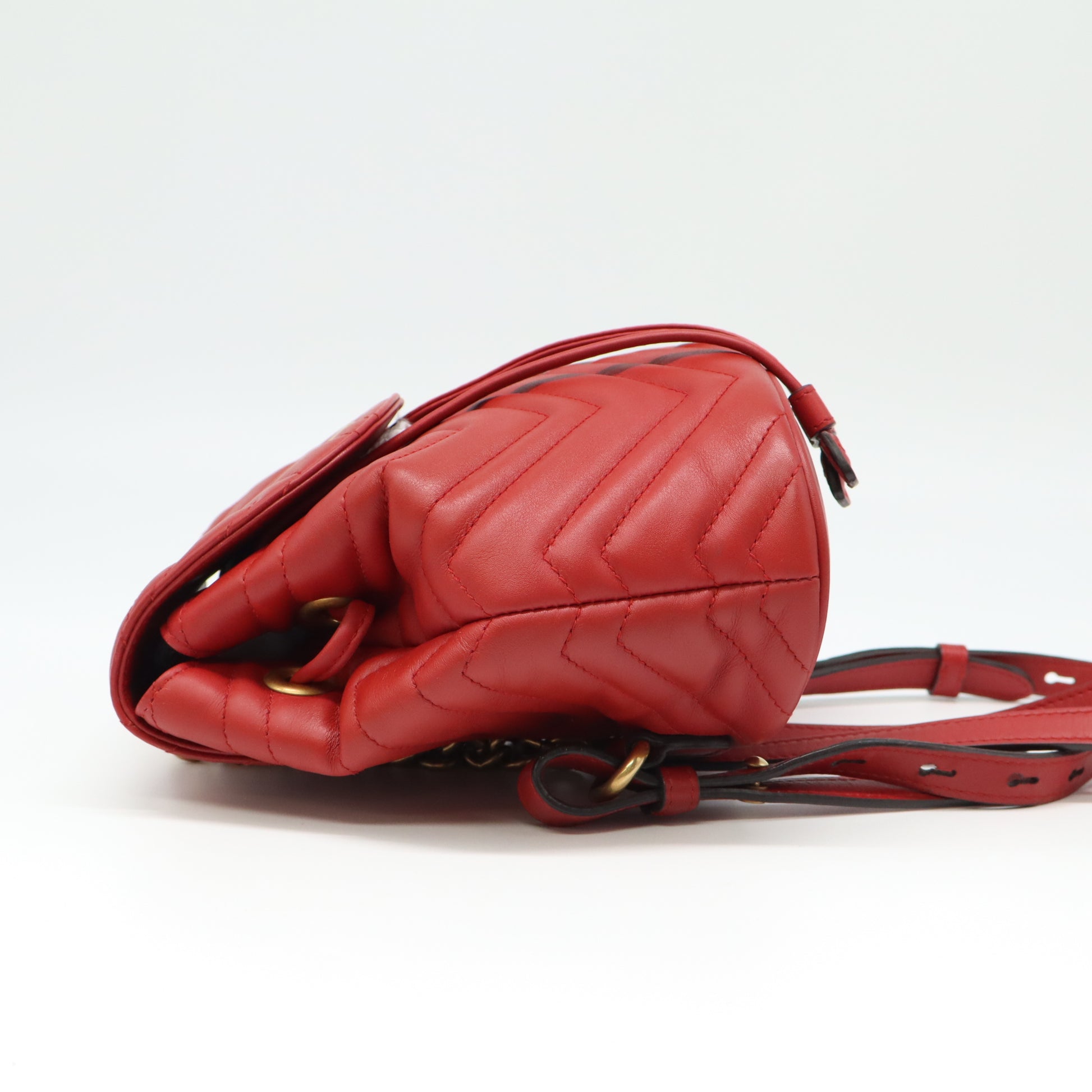 Gucci GG Marmont Matelassé Mini Backpack B22331