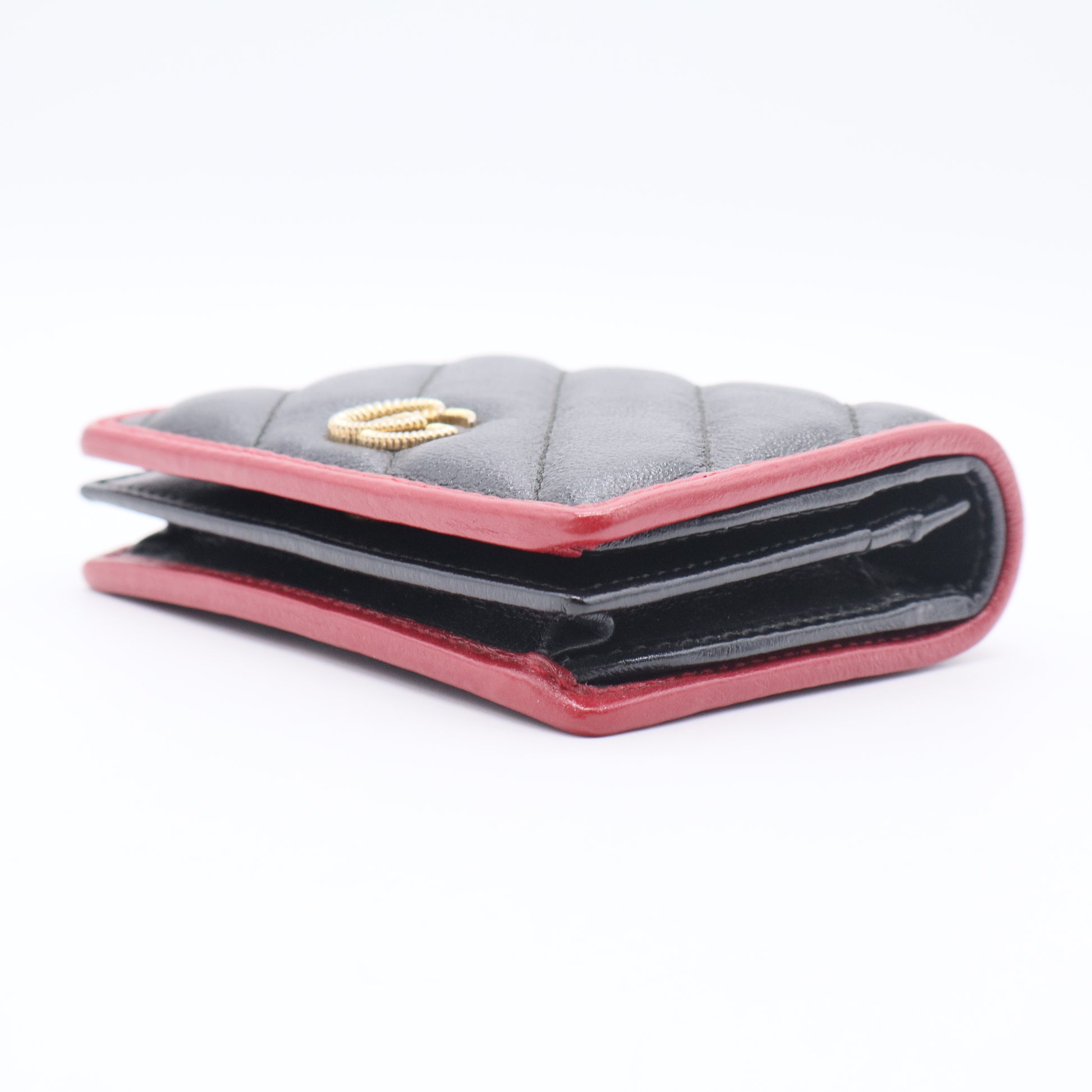 Vintage Effect Calfskin Matelasse Diagonal Torchon GG Marmont Card Case Wallet Black Romantic Cherry for Gisel
