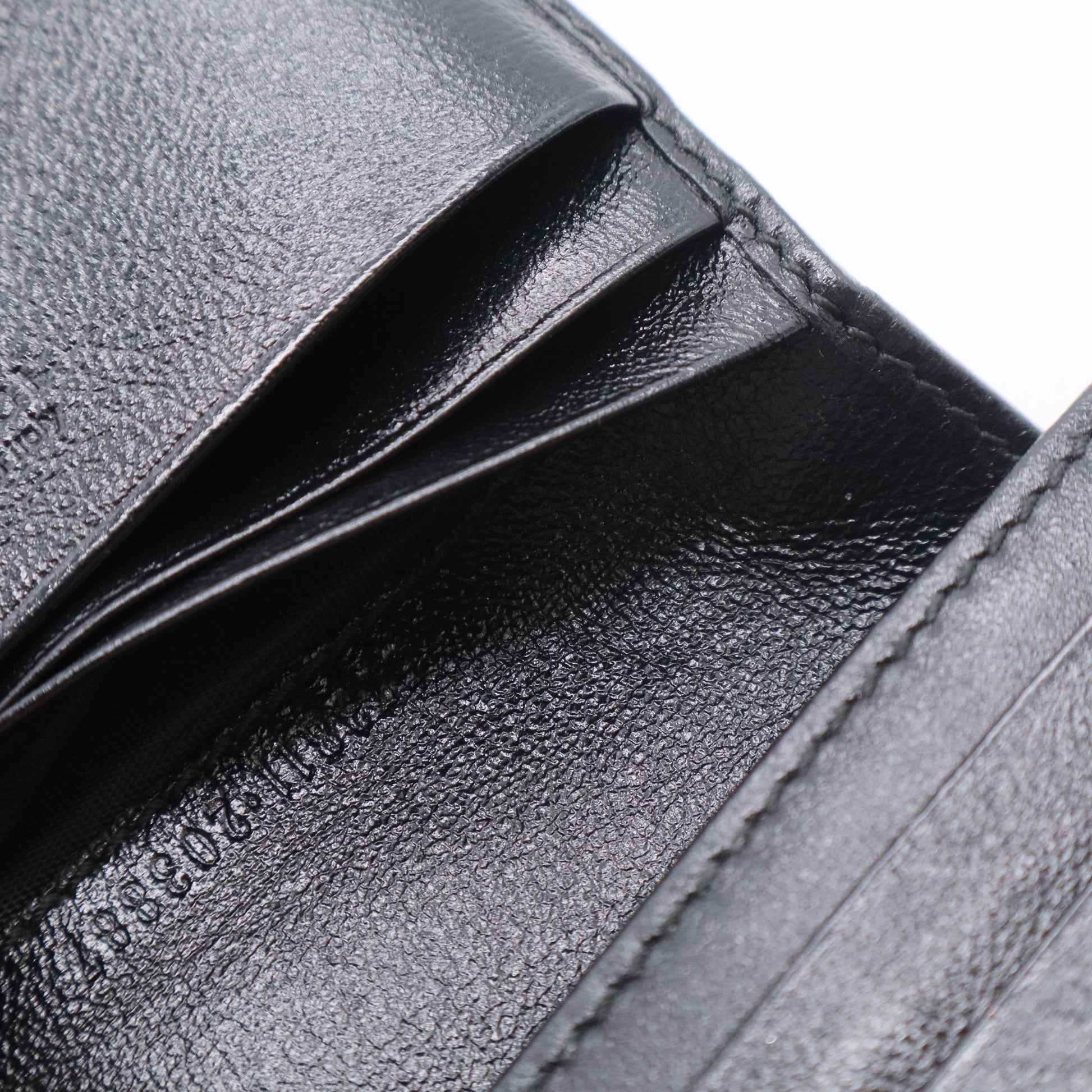 Vintage Effect Calfskin Matelasse Diagonal Torchon GG Marmont Card Case Wallet Black Romantic Cherry for Gisel