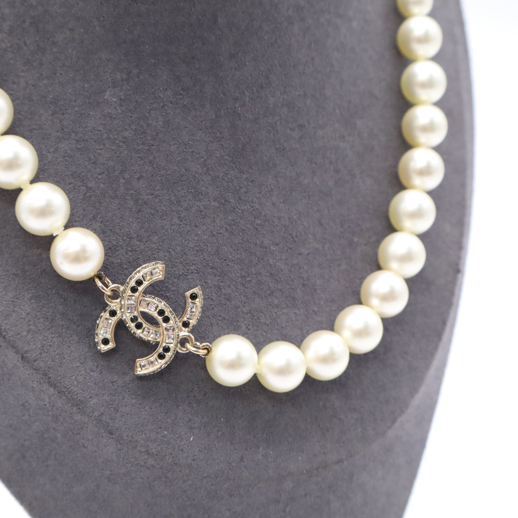 Chanel Pearl CC 100th Anniversary Necklace in Light Gold W23055