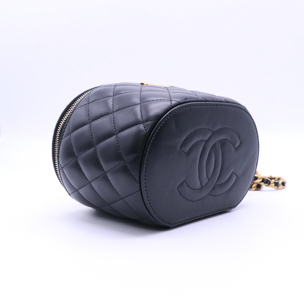 Chanel Lambskin Quilted Mini Pearl Crush Vanity Case With Chain Black twins B22228