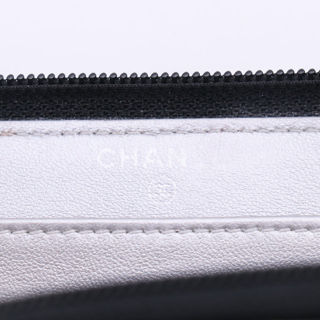Chanel Vintage 2011 Continental Wallet W22902