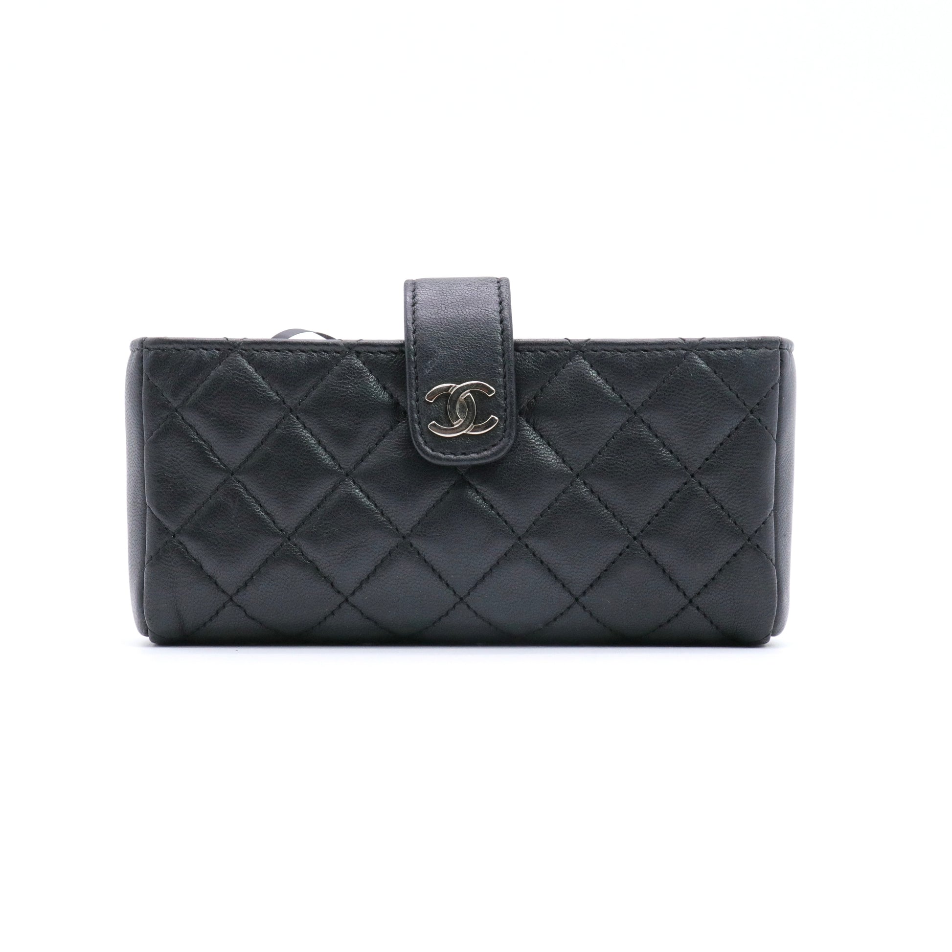 Black lambskin quilted O-Mini clutch twins