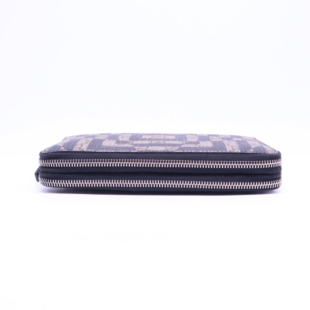 Beige Printed GG Supreme and Leather Zip Around Travel Clutch W20604