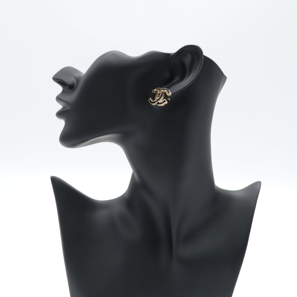 Chanel Textured CC Stud Earrings W21763
