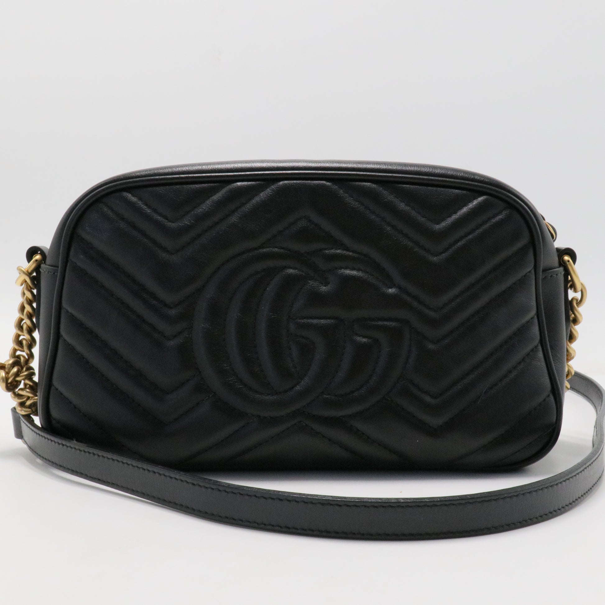 GG Marmont Shoulder Bag Matelasse Leather Small