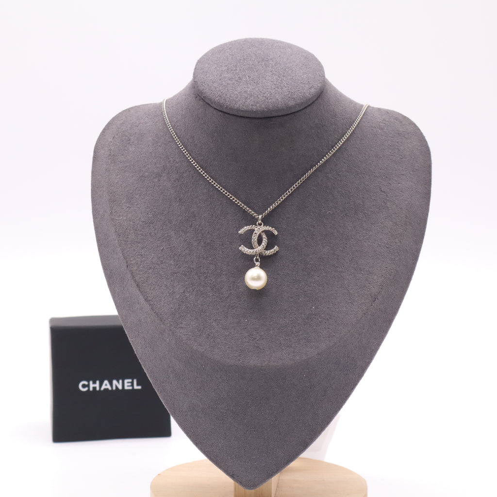 Chanel Crystal Strass Twisted CC Faux Pearl Drop Necklace W22682