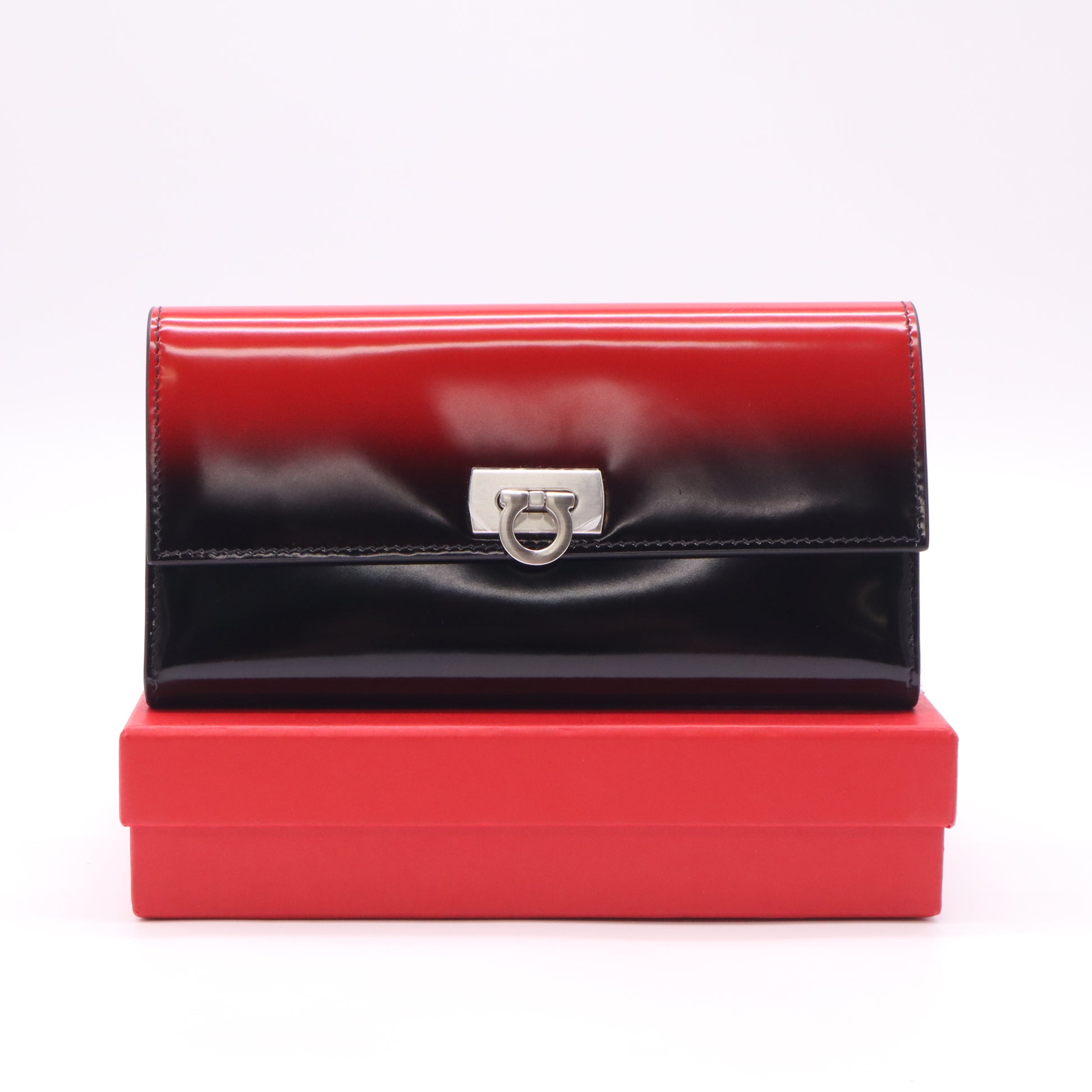 Gancini Continental Wallet in Patent Leather W22630