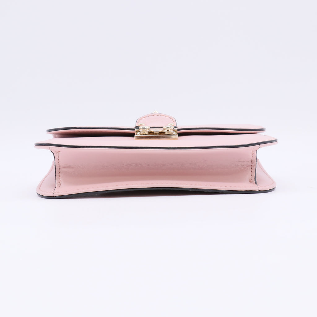 Valentino Garavani Rockstud Glam Lock Flap Bag B23425
