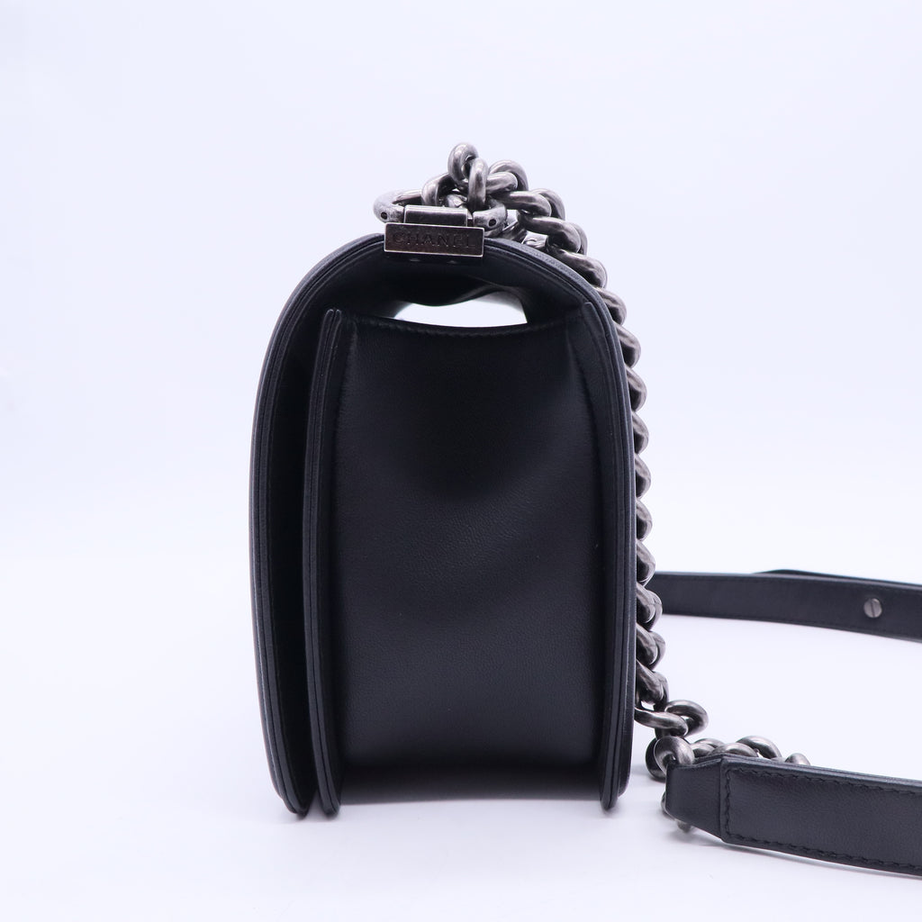 Chanel Medium Caviar Boy Bag B20014