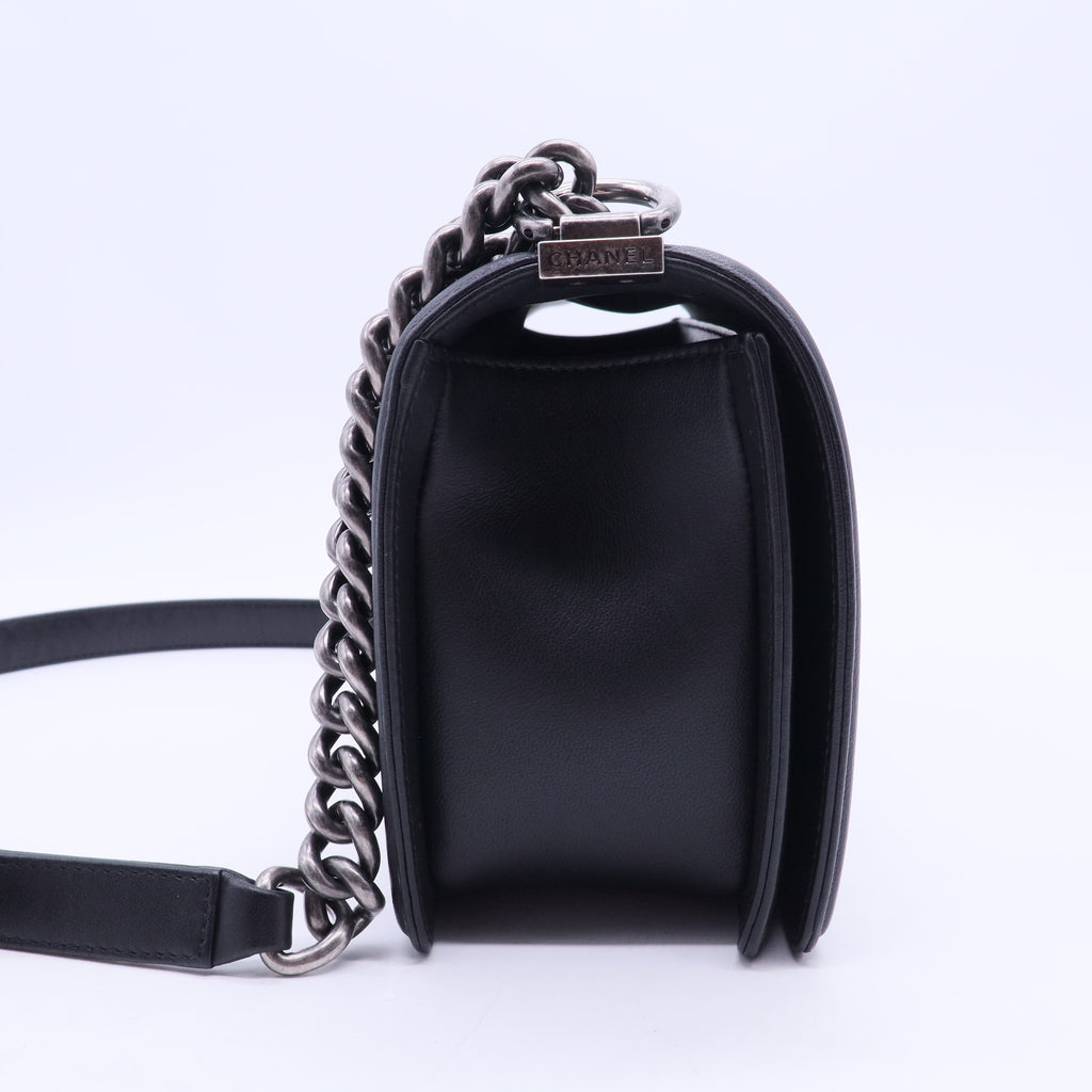 Chanel Medium Caviar Boy Bag B20014