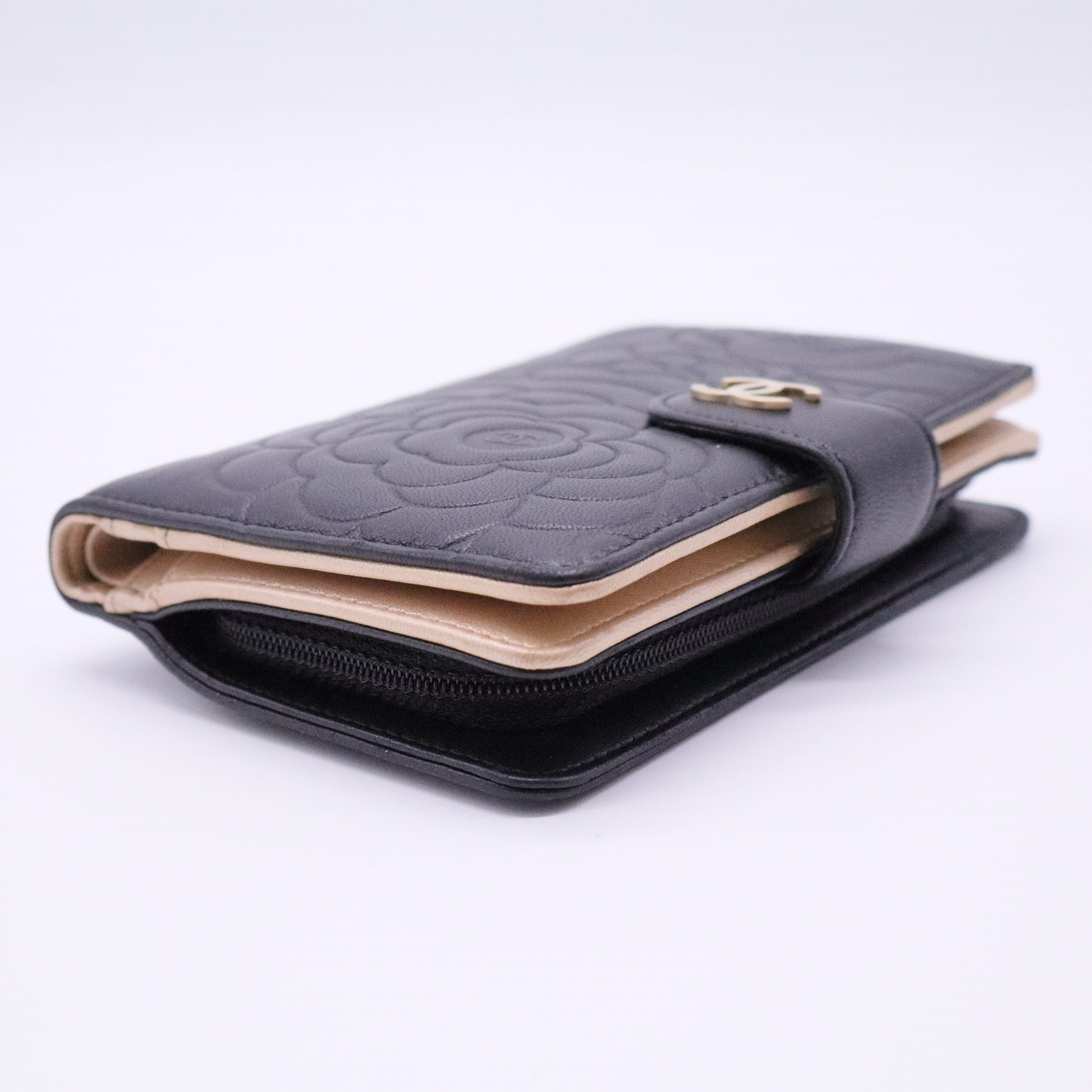 Lambskin Camellia Embossed Zipped Pocket Wallet