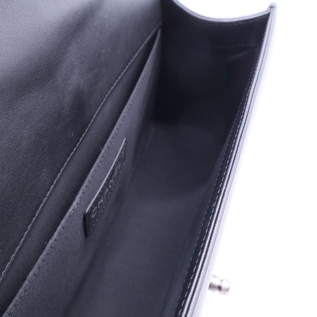 Chanel Medium Caviar Boy Bag B20014