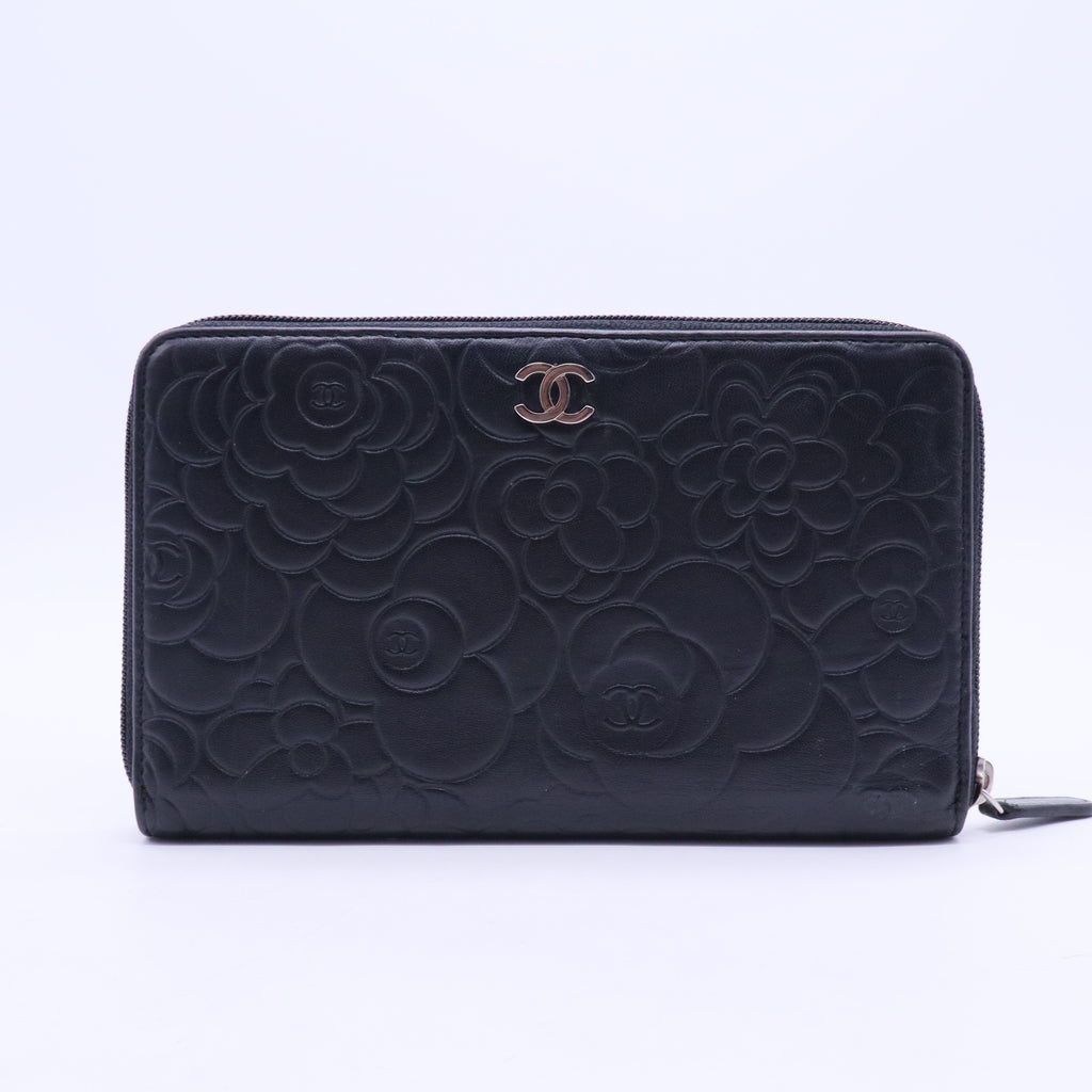 Chanel Lambskin Camellia Embossed Zip Around Organizer Wallet Black twins w7074