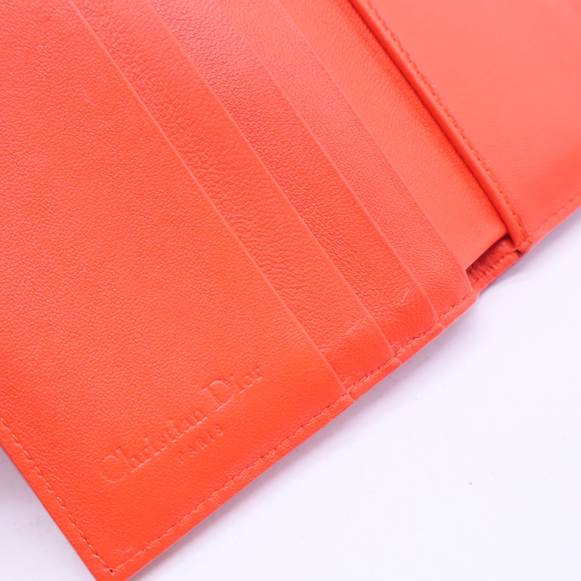 Leather Compact Wallet w Tag W20342