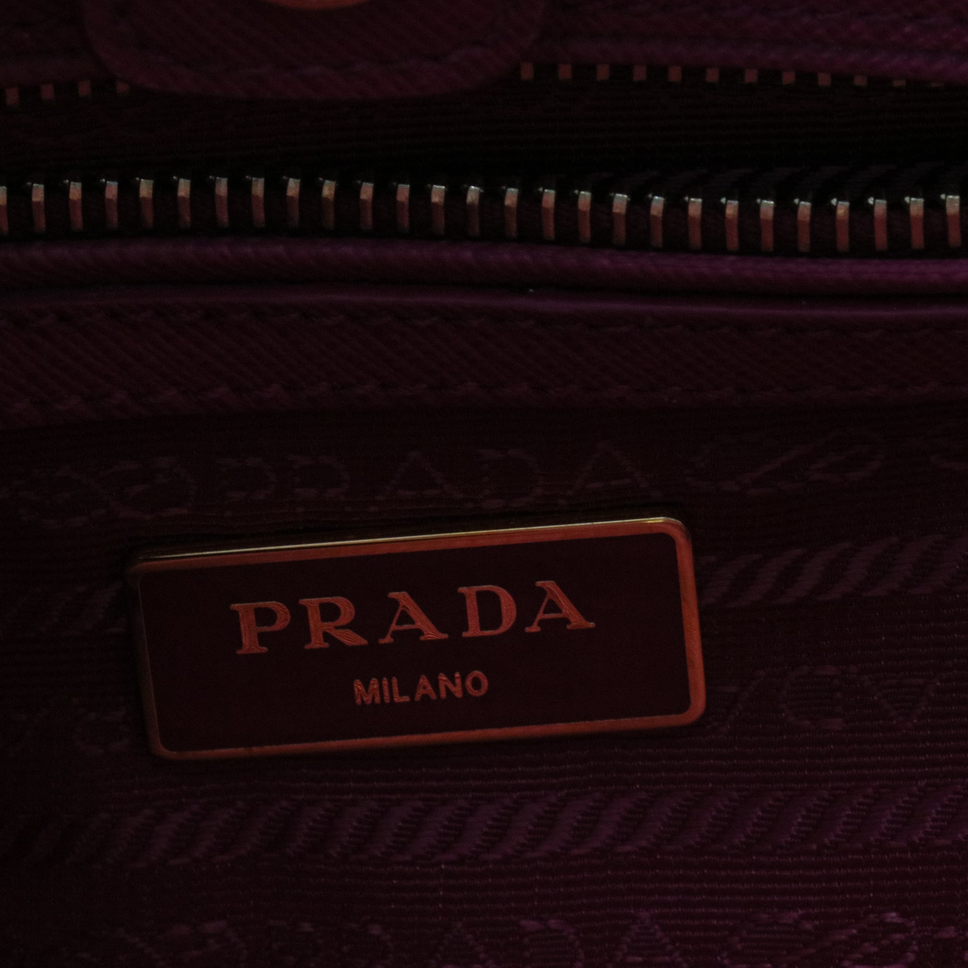 Saffiano Lux Medium Tote Peonia