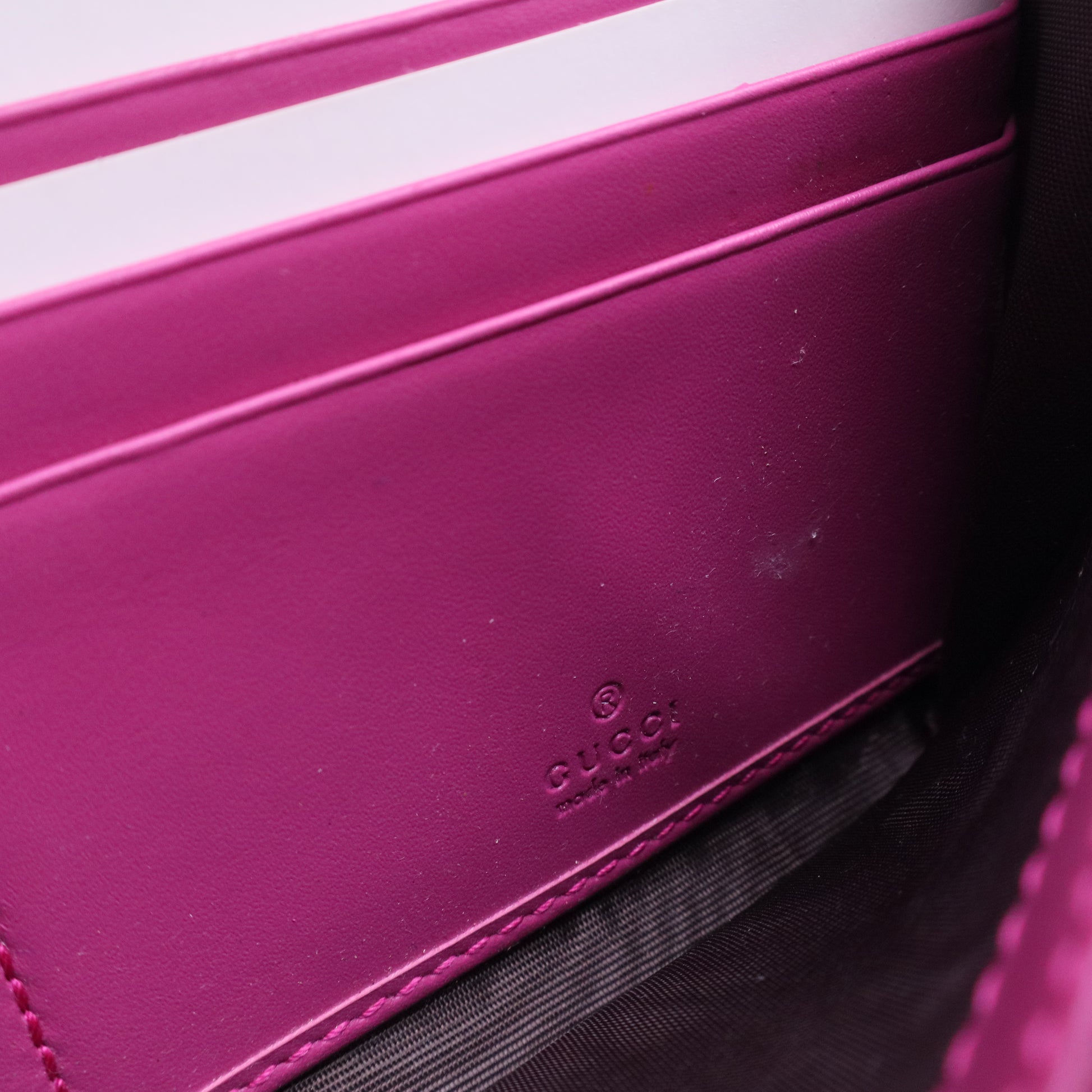 Bow Continental Wallet Guccissima Leather W20350