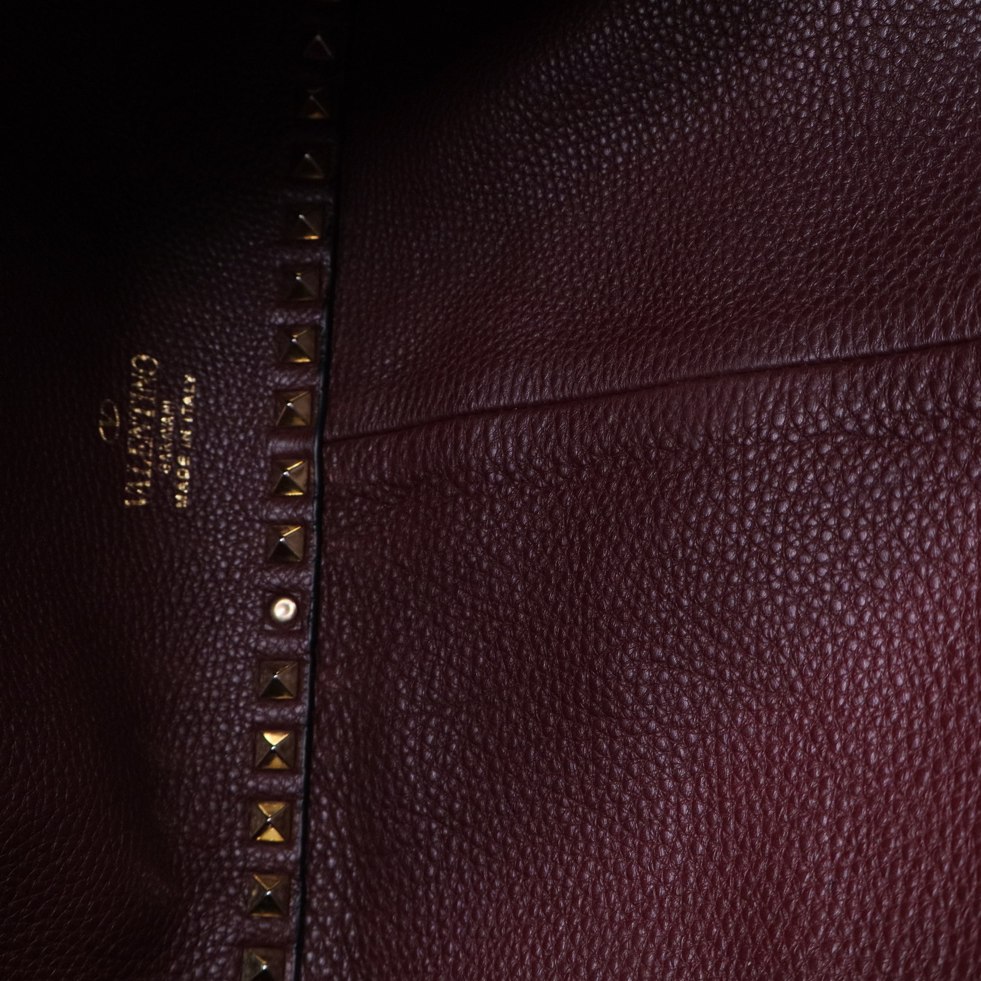 Rockstud Tote Bag Brown Grained Leather Gold Stud Hardware B12020