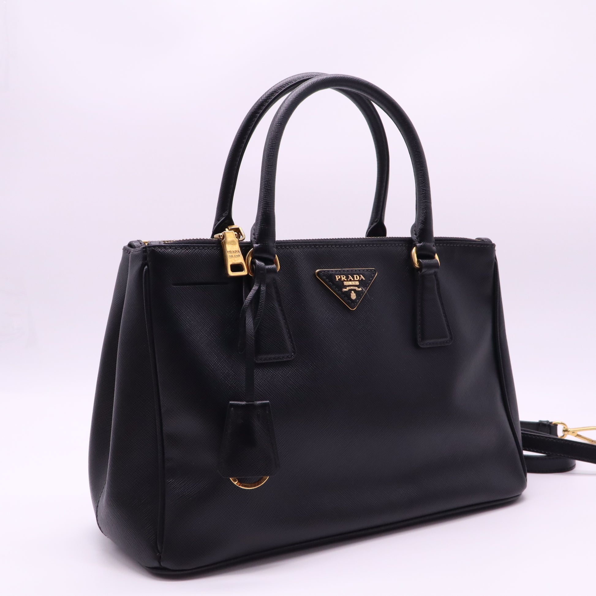 Saffiano  Medium Galleria Double Zip Tote B20956