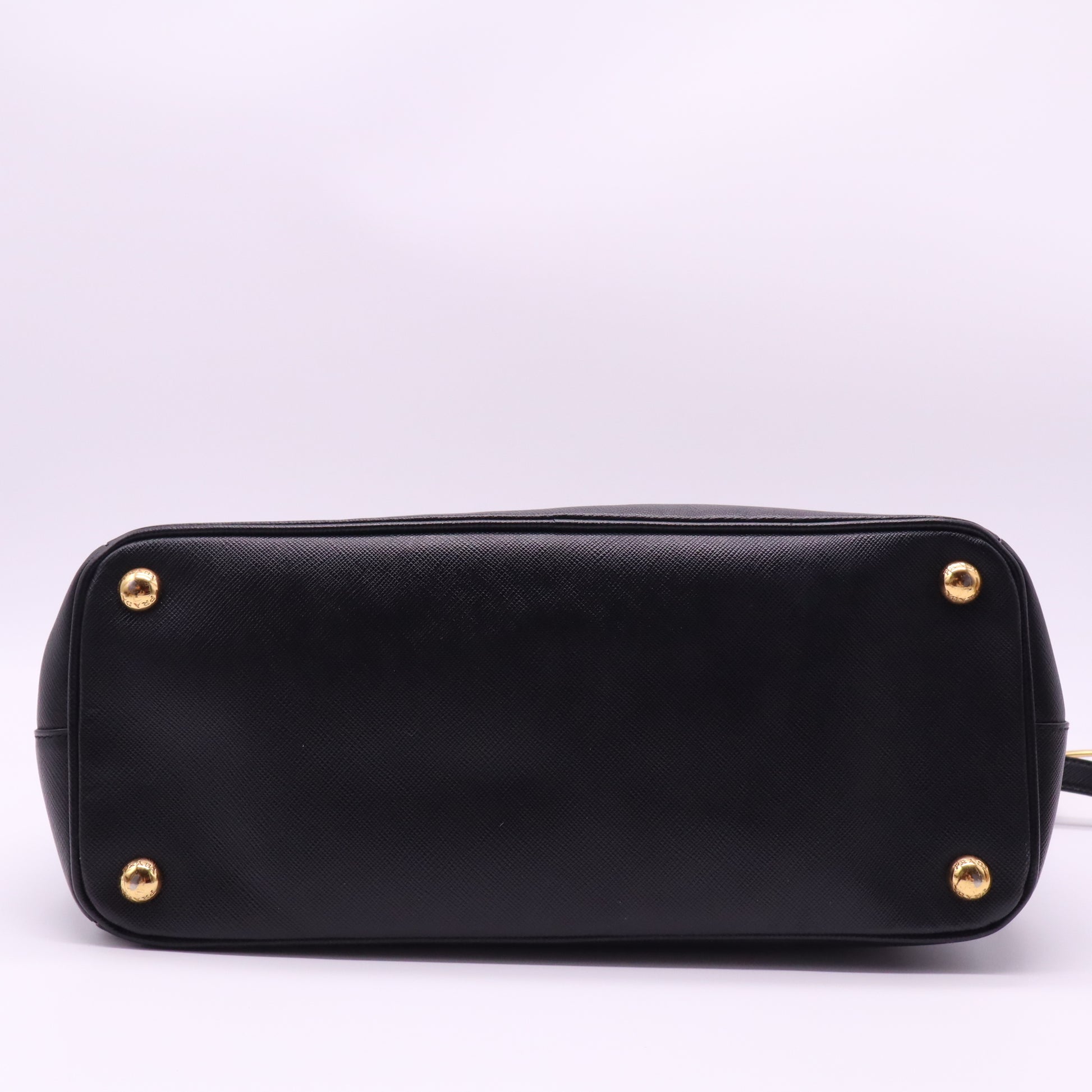 Saffiano  Medium Galleria Double Zip Tote B20956