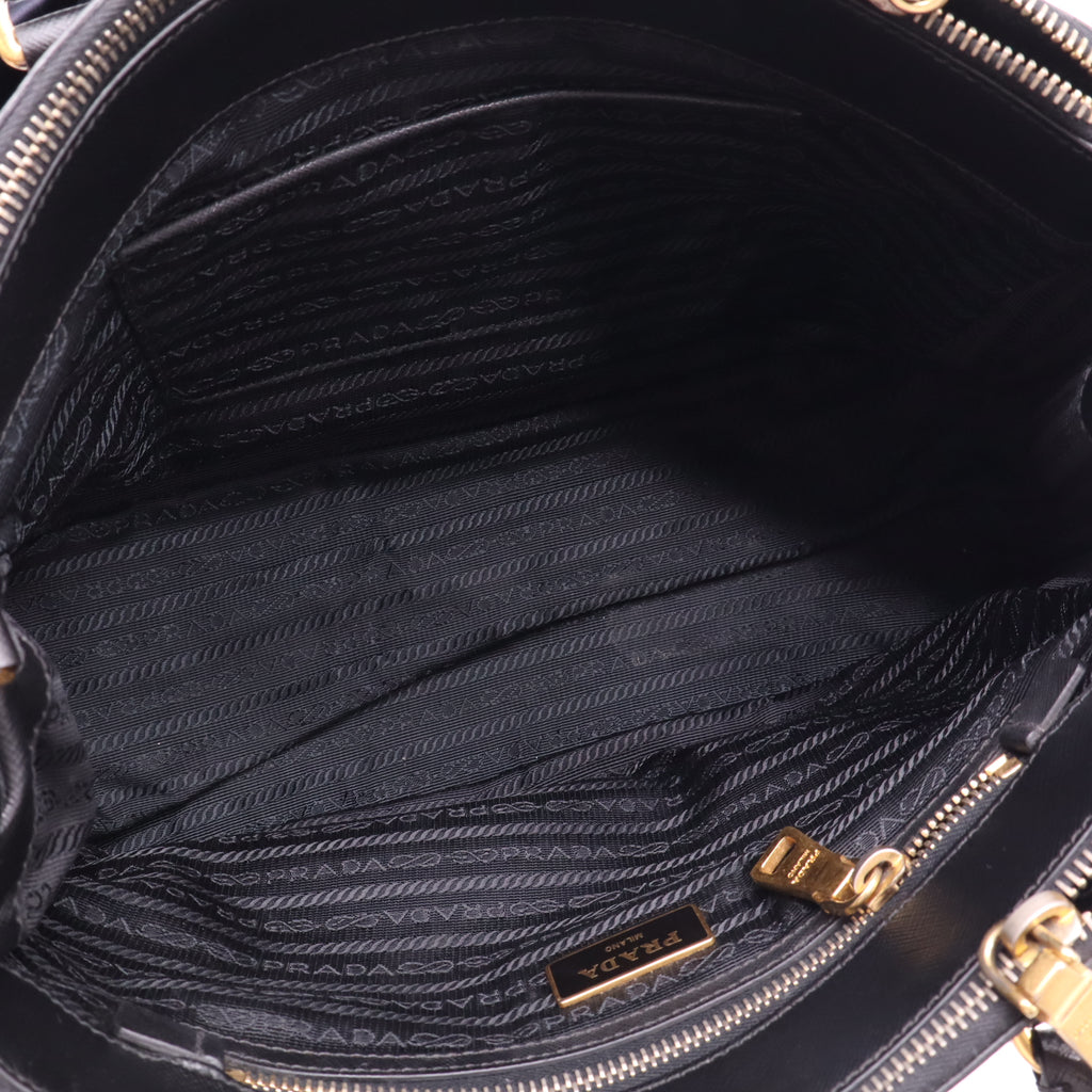 Saffiano  Medium Galleria Double Zip Tote B20956