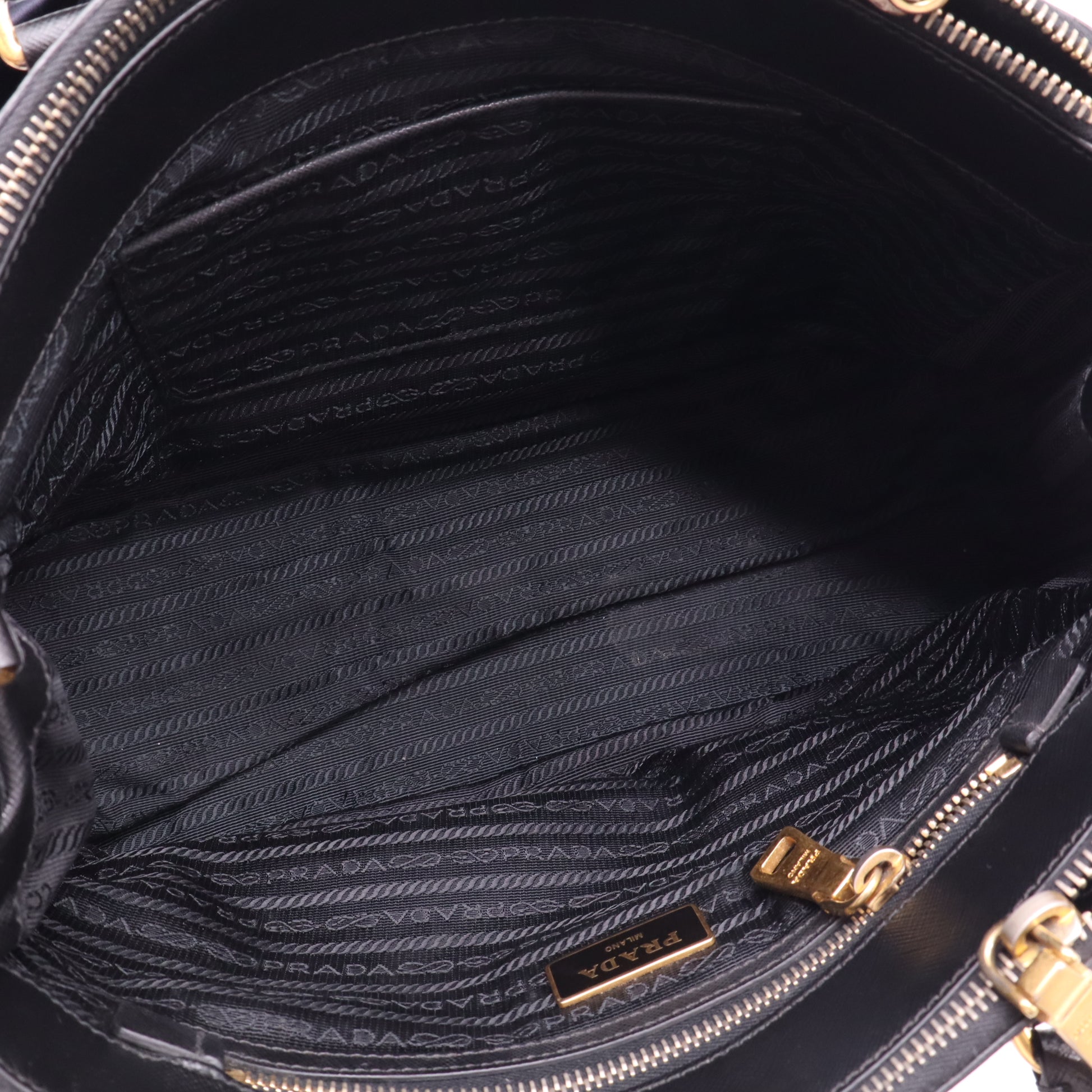 Saffiano  Medium Galleria Double Zip Tote B20956
