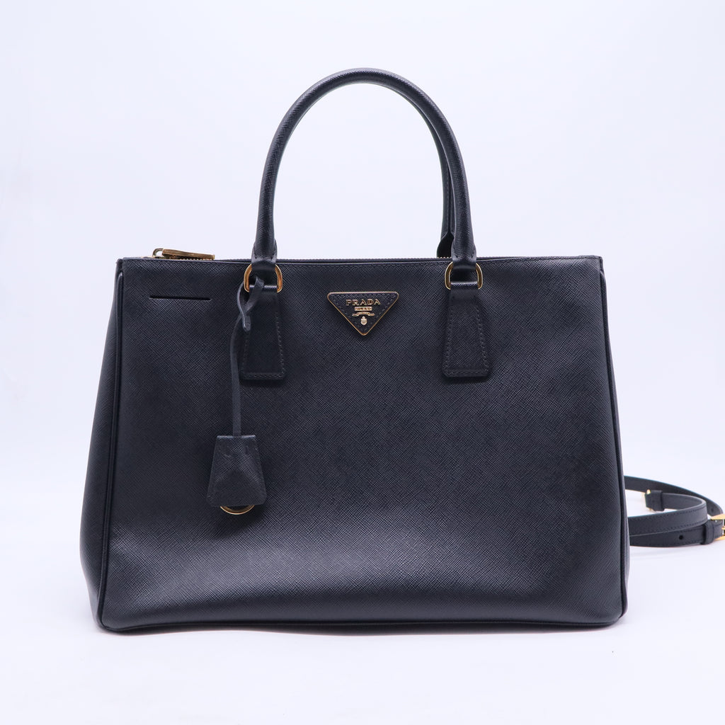 Saffiano Lux Medium Galleria Double Zip Black B20192