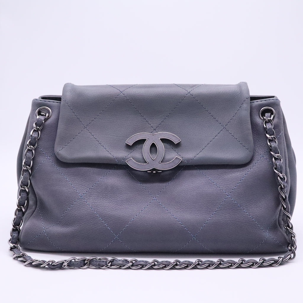 Washed Calfskin Quilted Hamptons Flap Bag Blue