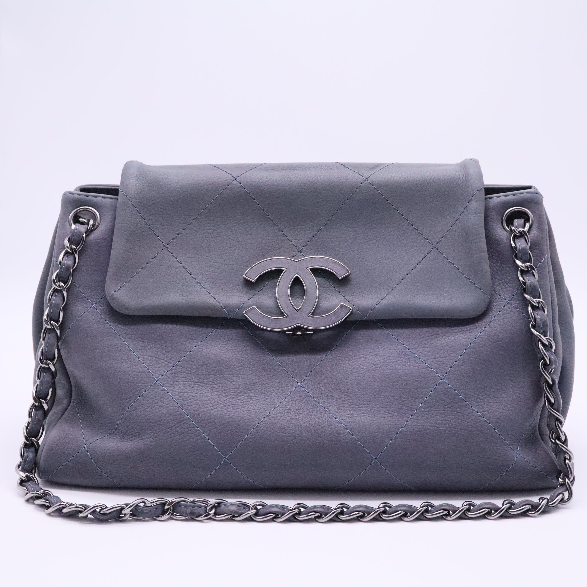 Washed Calfskin Quilted Hamptons Flap Bag Blue