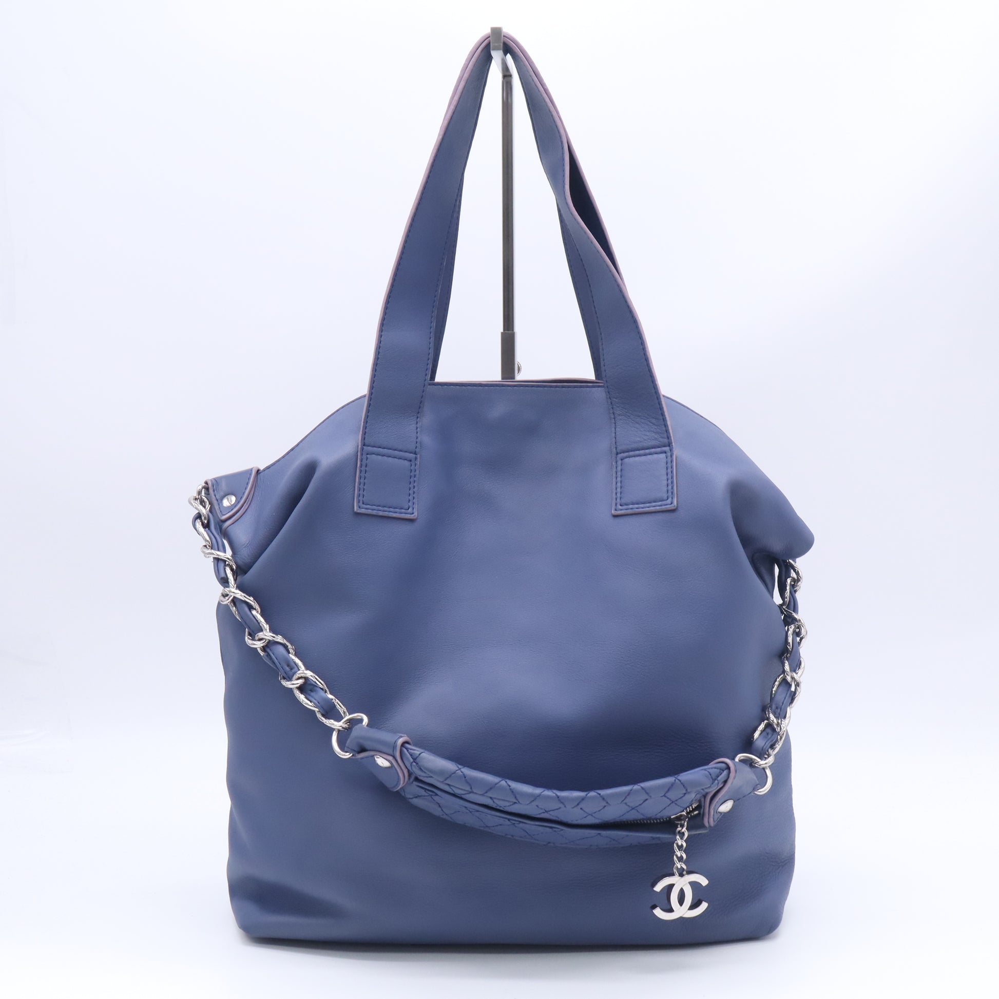 Chanel XL Soft Edgy Tote Bag B24067