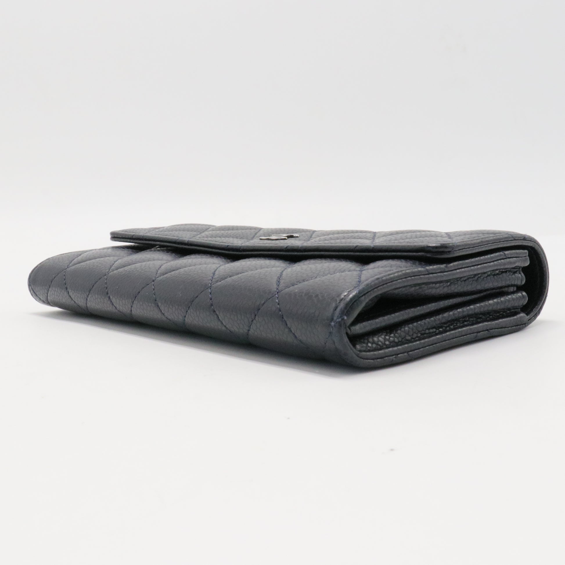 Caviar Quilted Large Gusset Flap Wallet Black