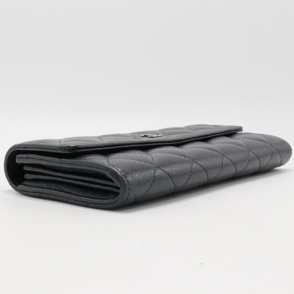 Caviar Quilted Large Gusset Flap Wallet Black