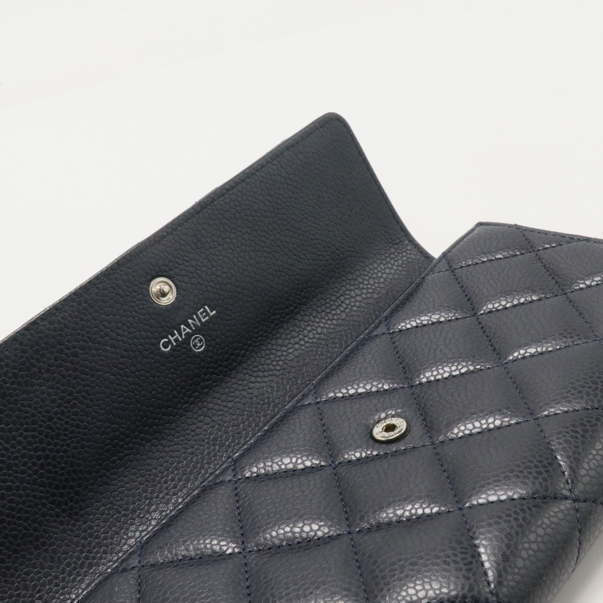 Caviar Quilted Large Gusset Flap Wallet Black