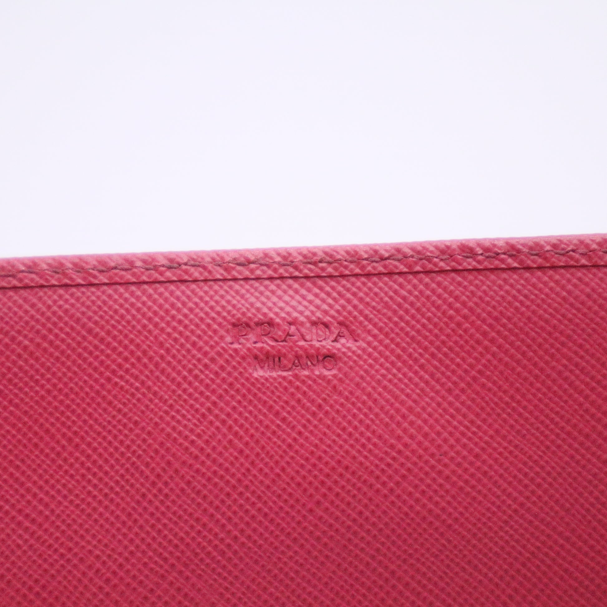 Wallet on Chain Saffiano Leather