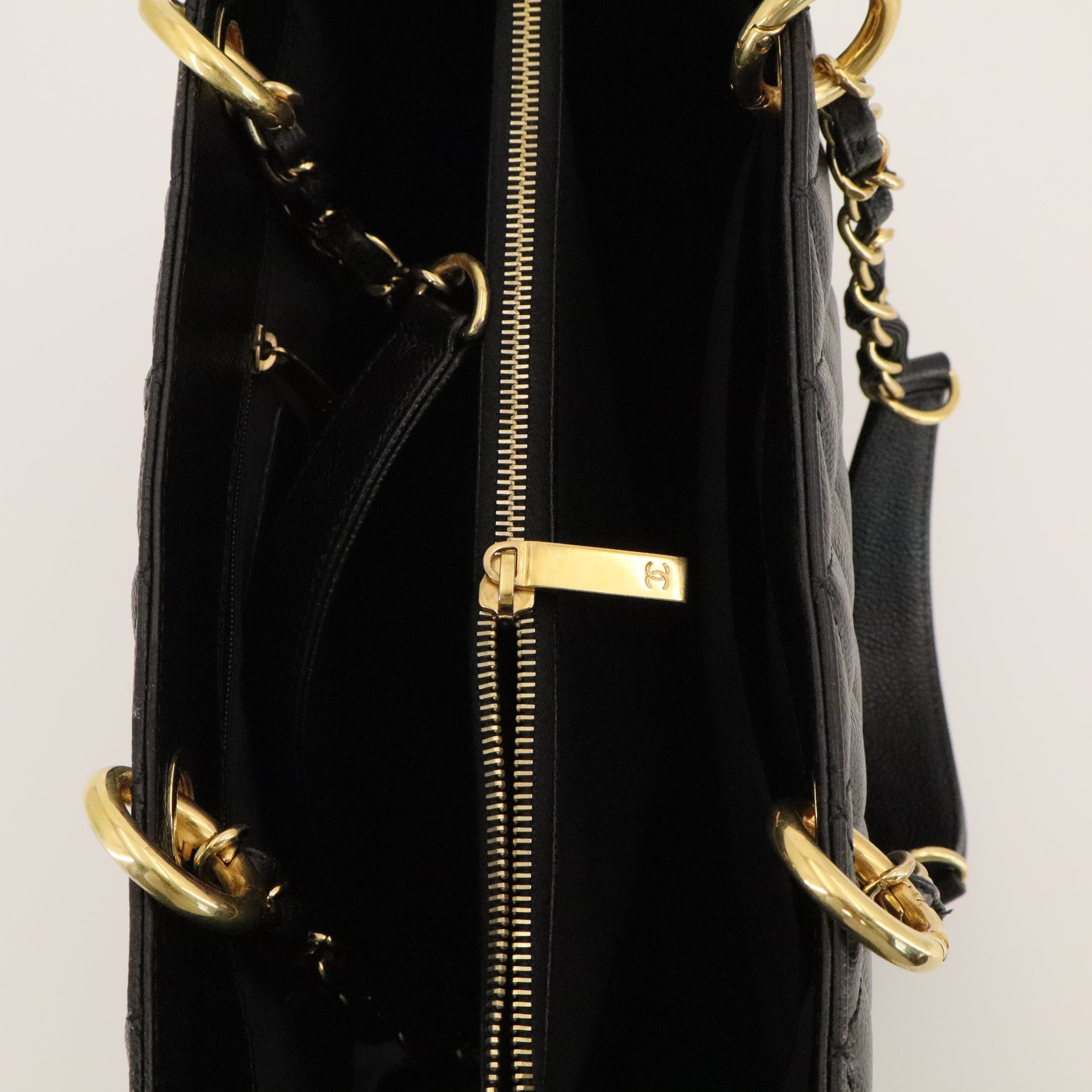 Grand Shopping Tote Quilted Caviar