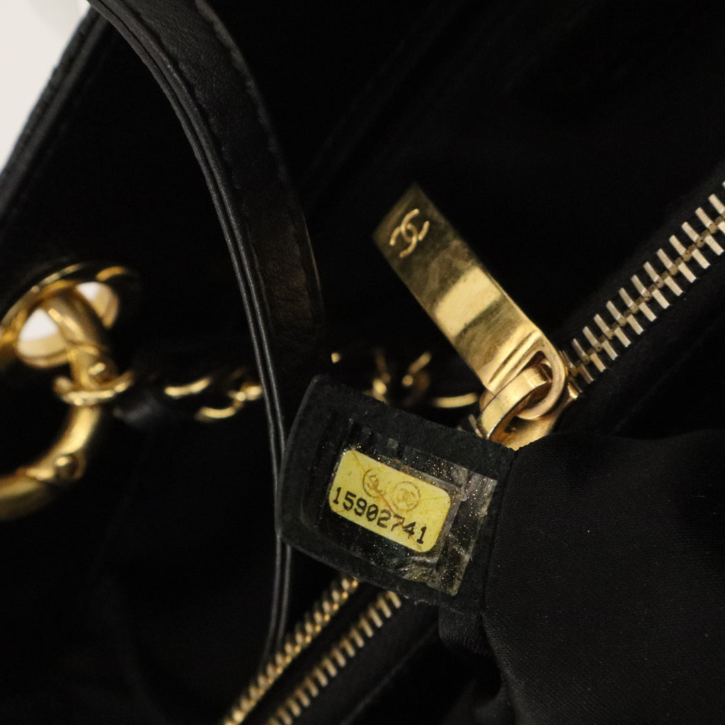 Grand Shopping Tote Quilted Caviar