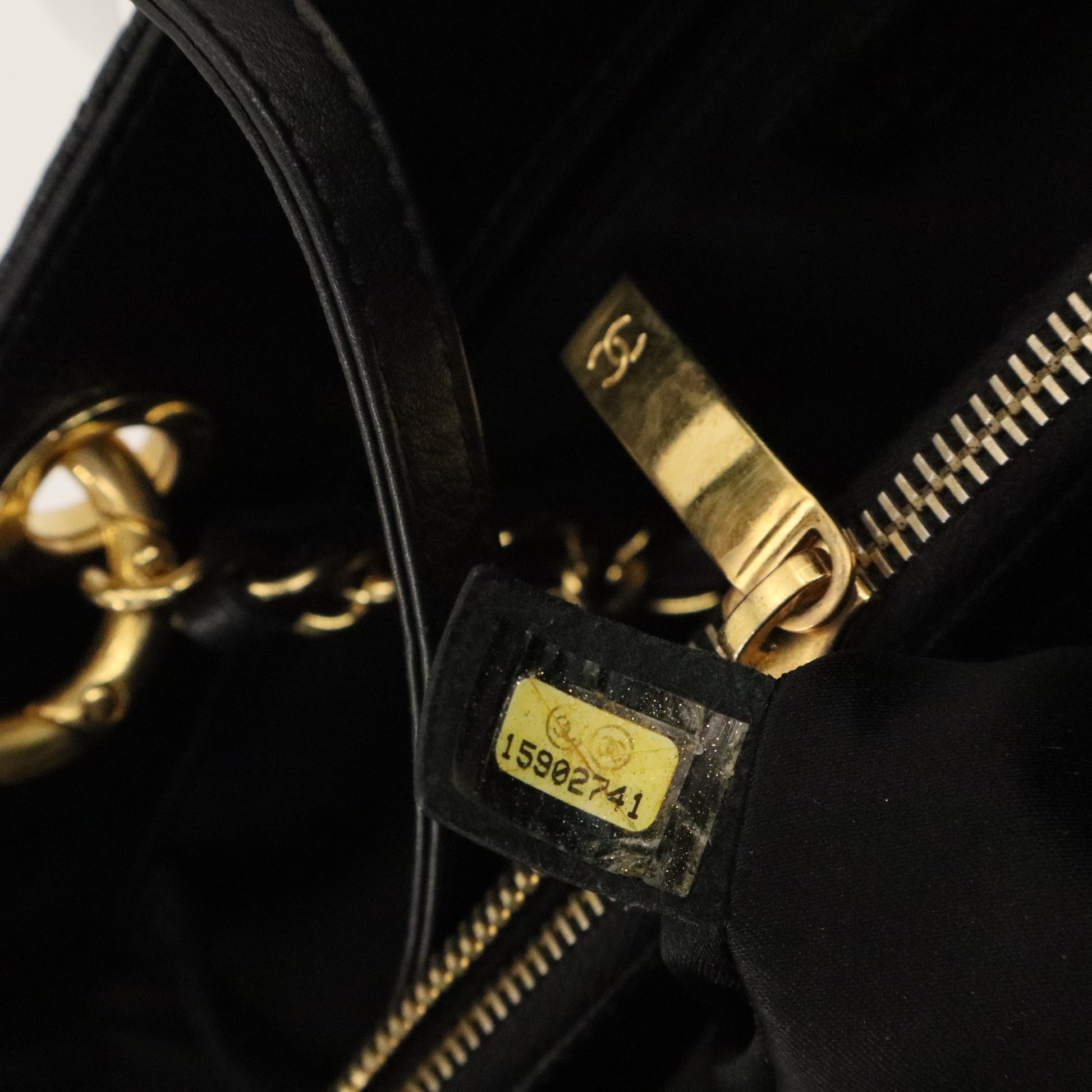 Grand Shopping Tote Quilted Caviar