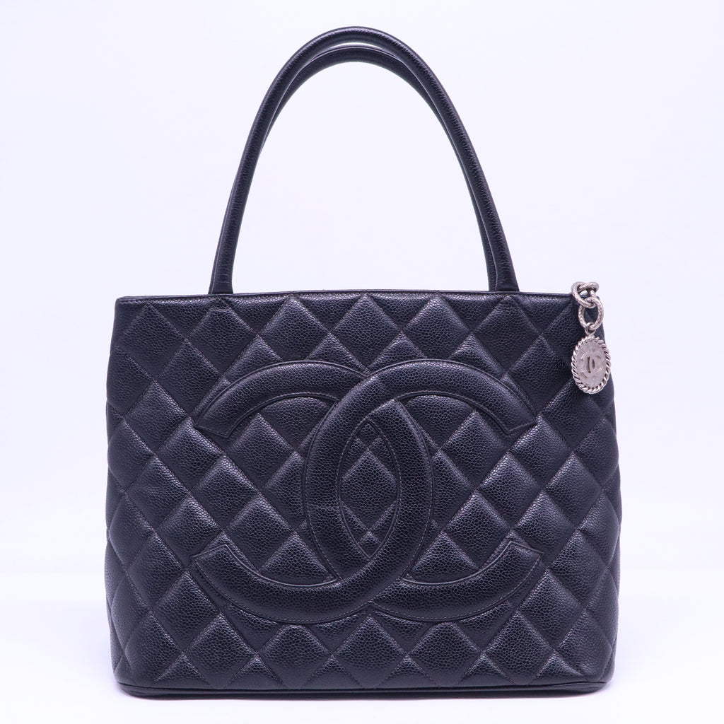 Caviar Medallion Tote Black B21032