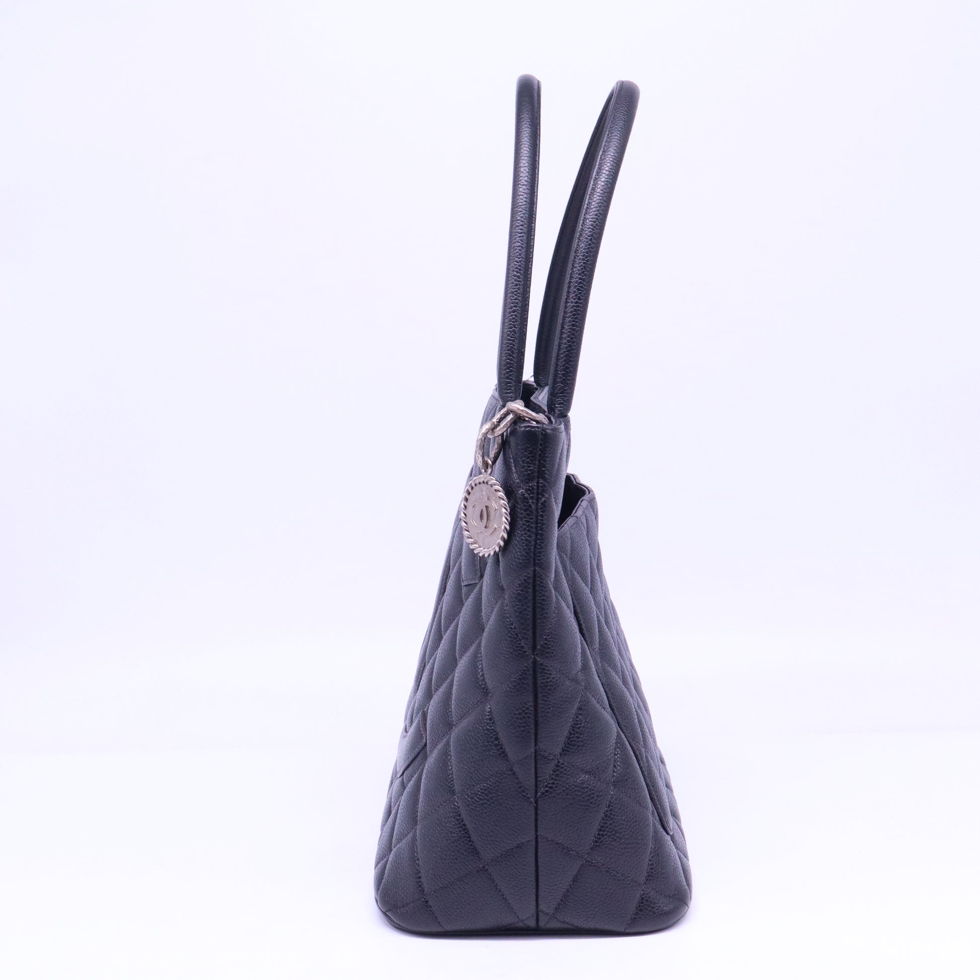 Caviar Medallion Tote Black B21032