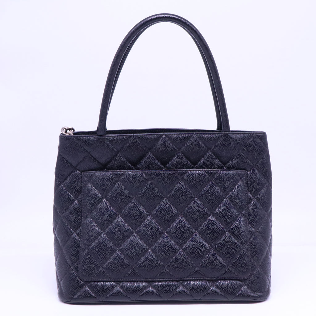 Caviar Medallion Tote Black B21032
