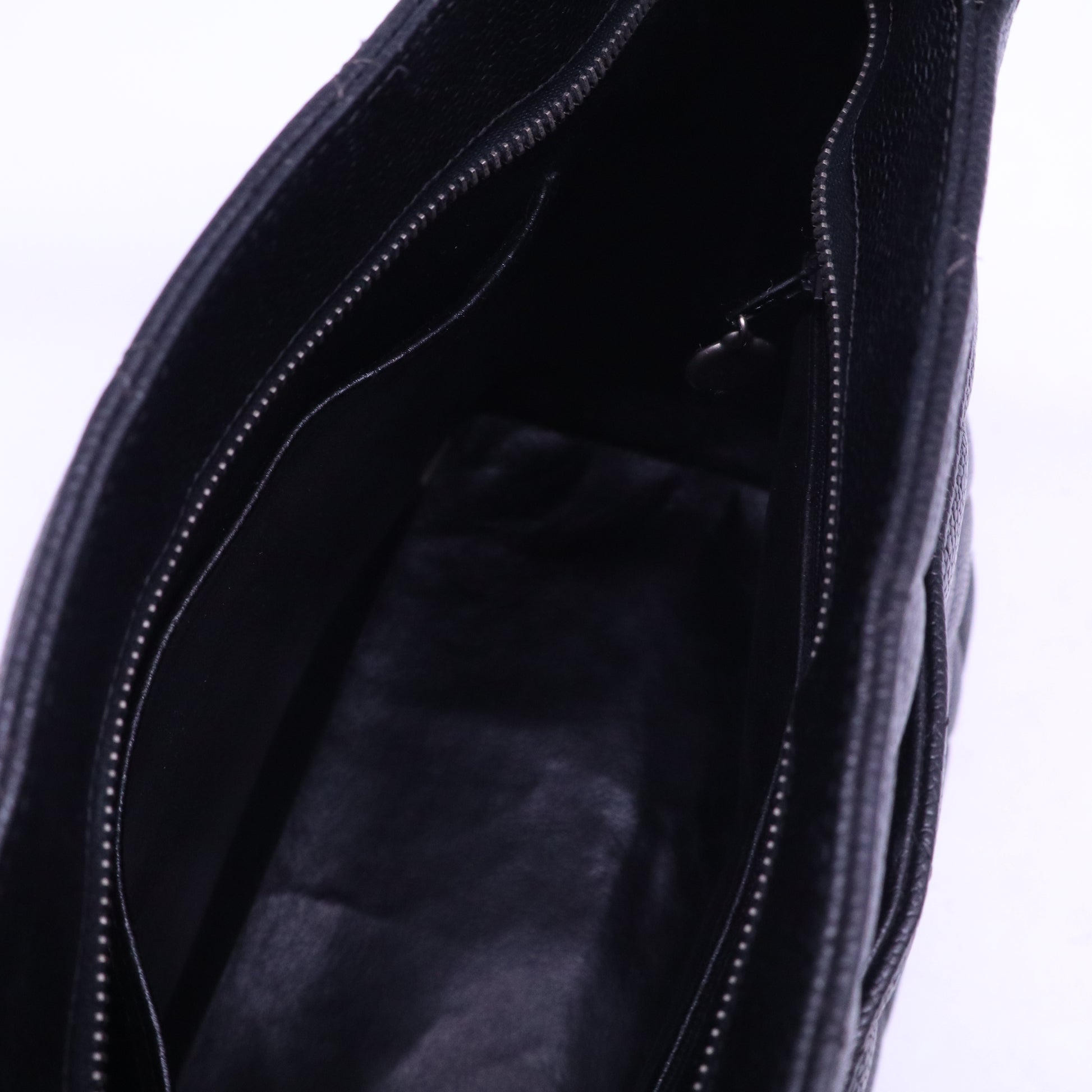 Caviar Medallion Tote Black B21032